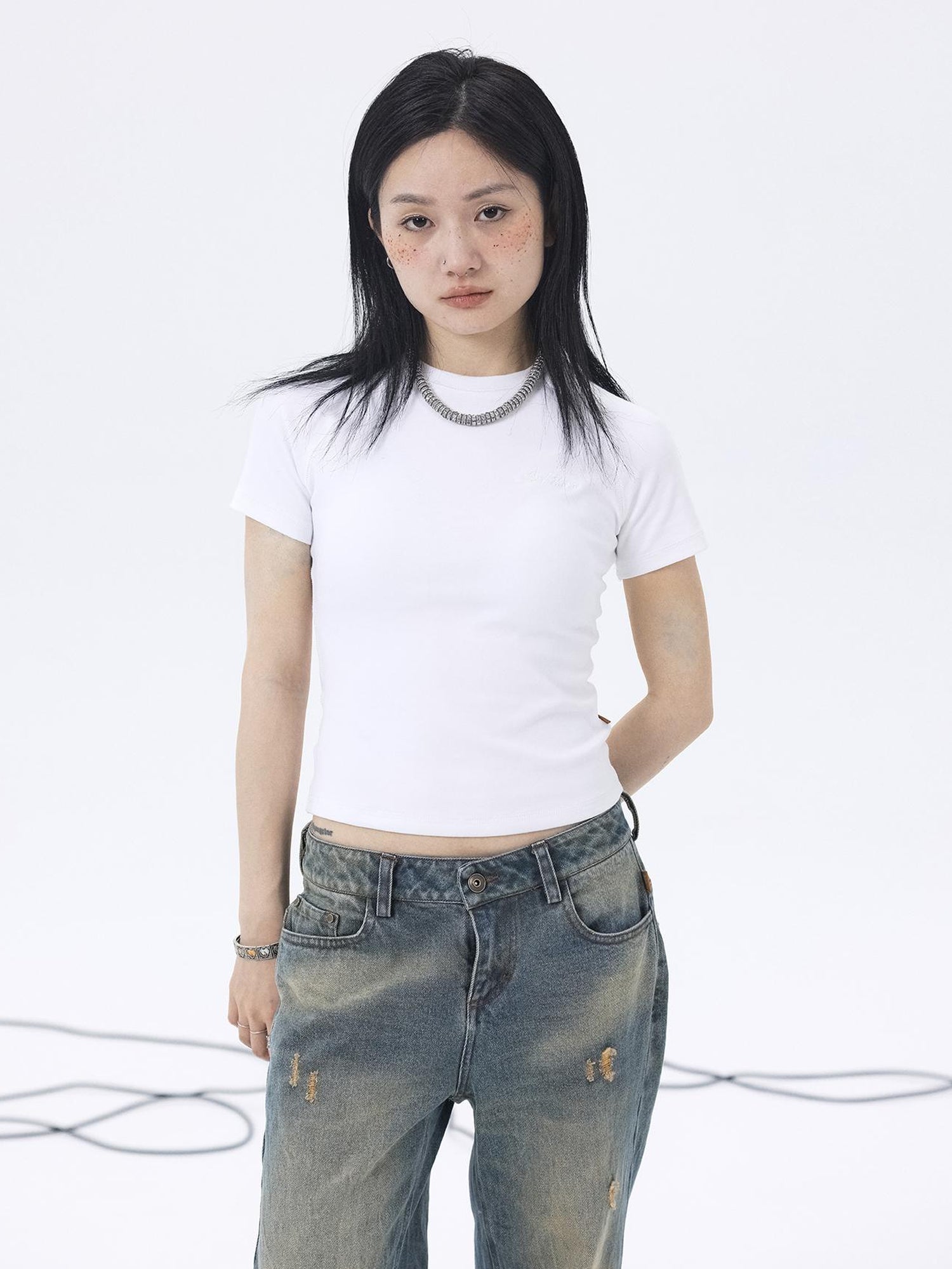 Achihara Summer Essential Slim Fit Cotton Tee