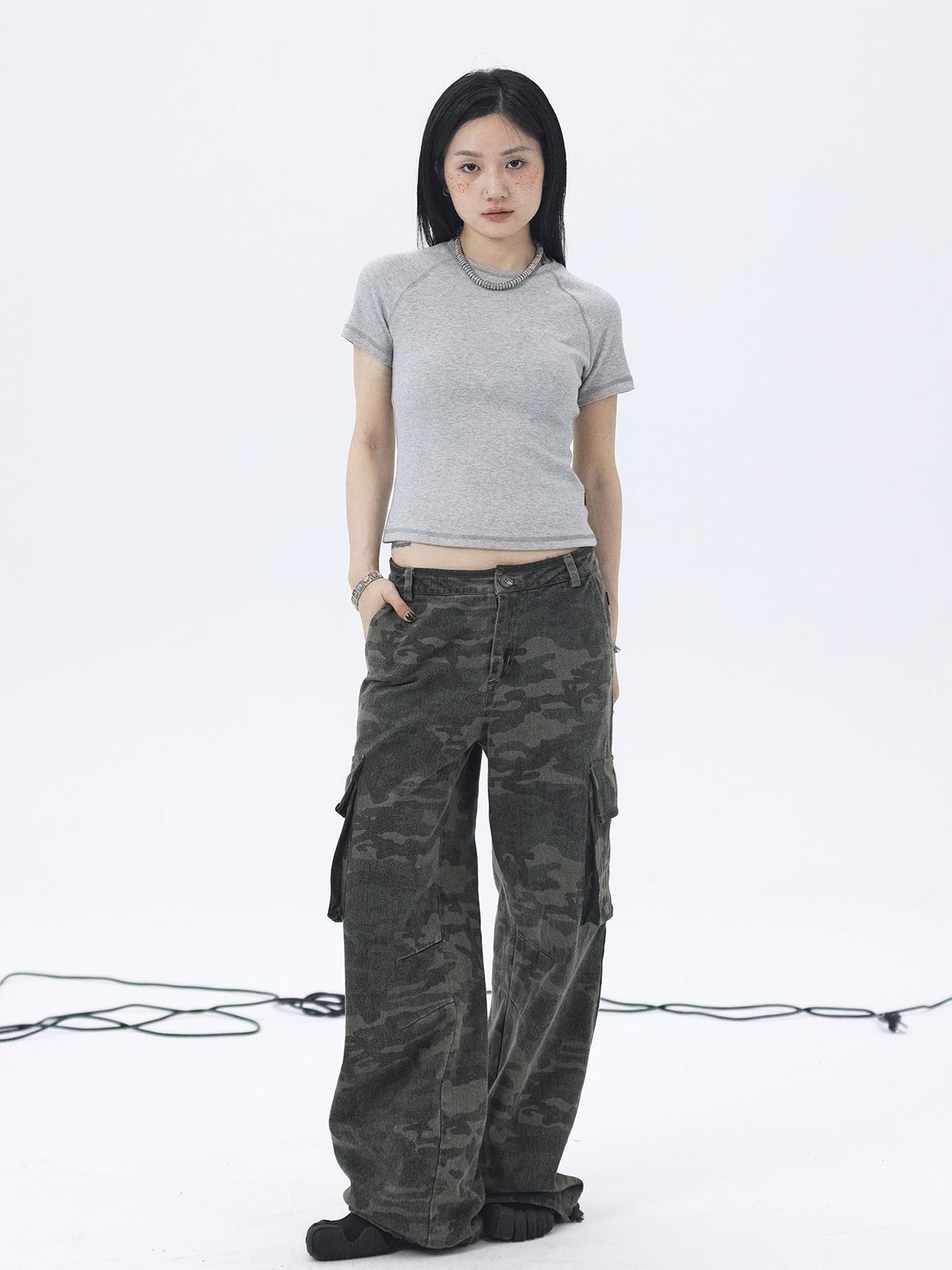 Achihara Summer Essential Slim Fit Cotton Tee