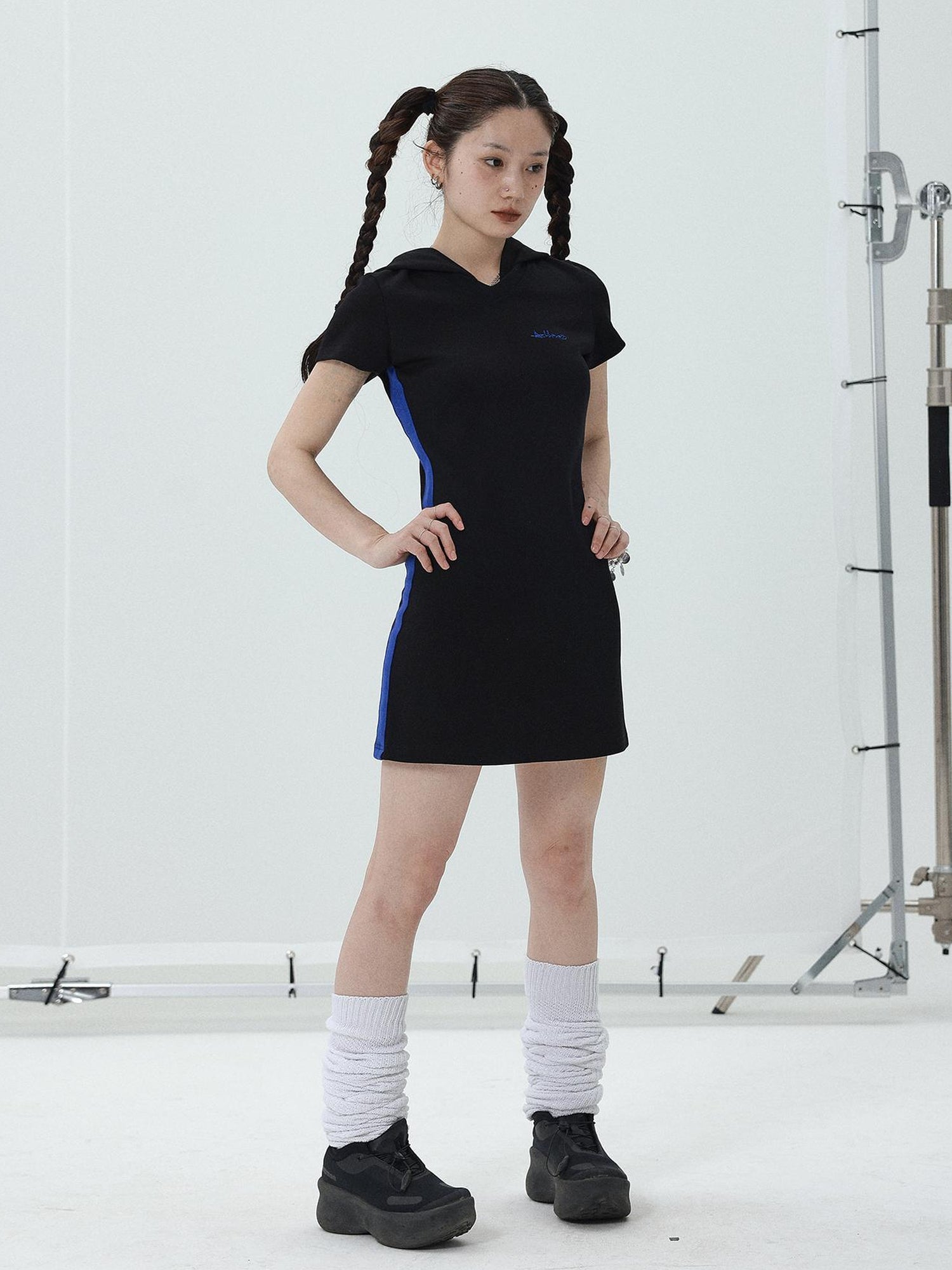 Achihara T-shirt Dress with Hood V-neck Slim Fit Black