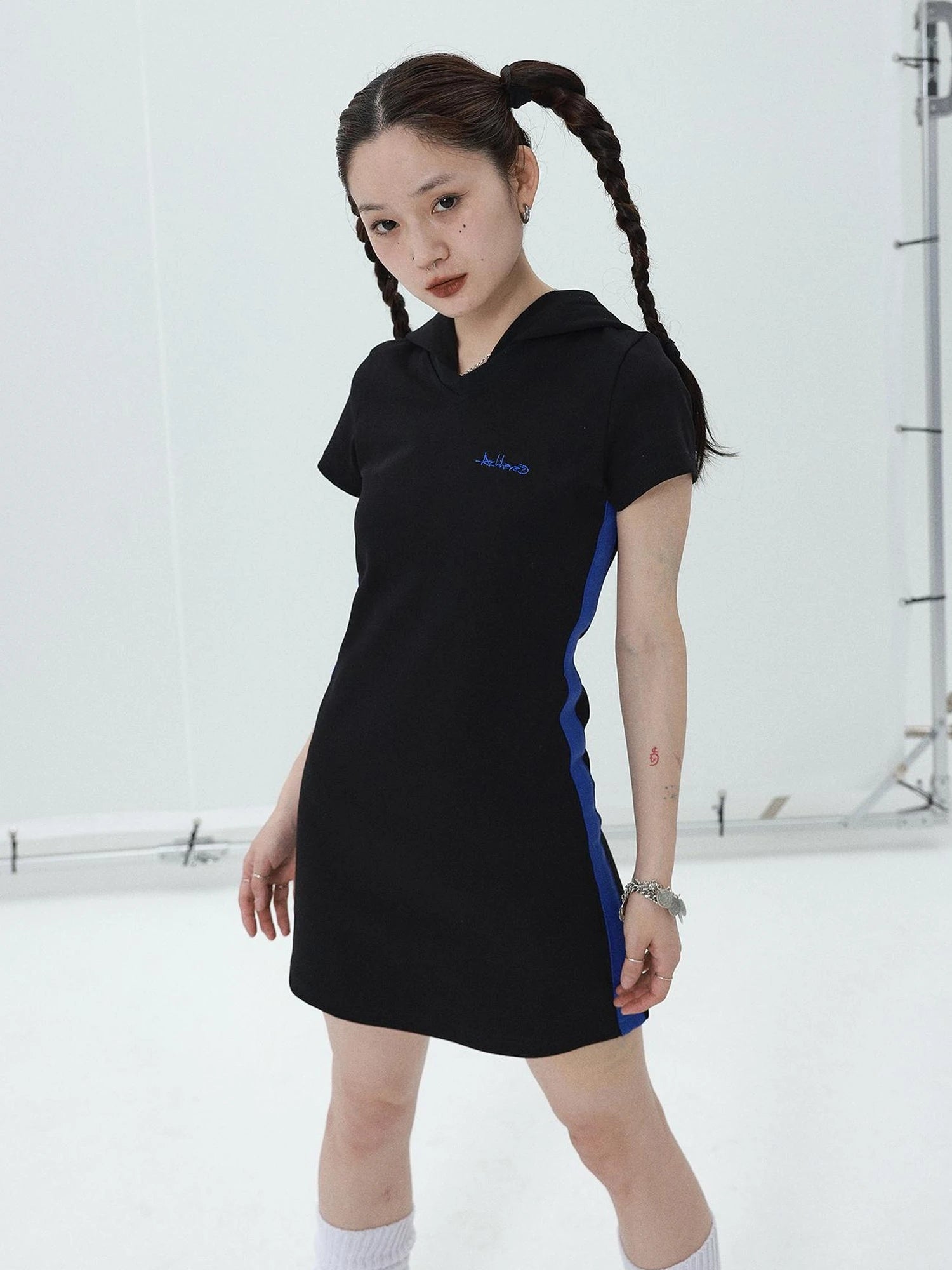T-shirt Dress with Hood V-neck Slim Fit Black