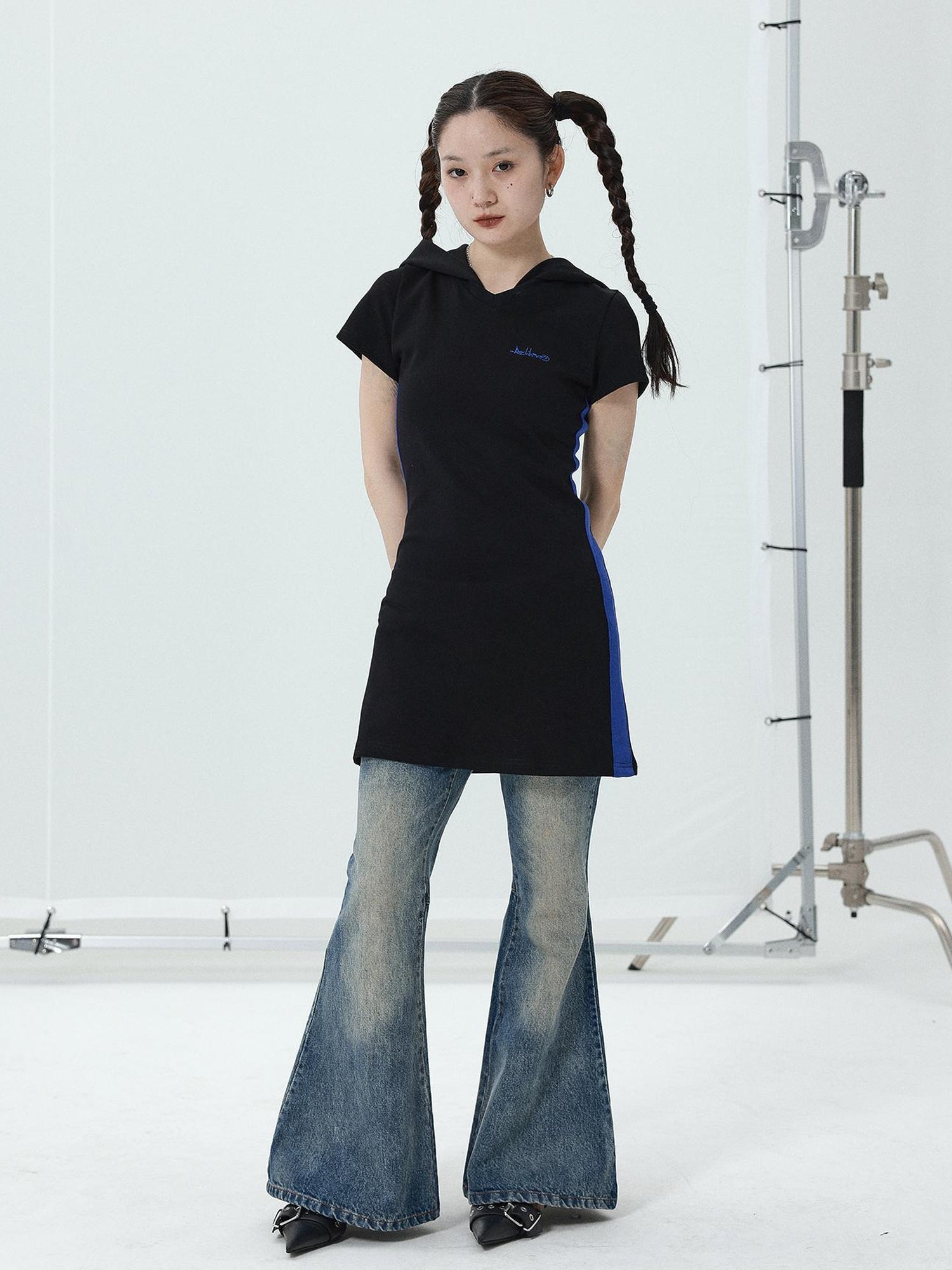 Achihara T-shirt Dress with Hood V-neck Slim Fit Black