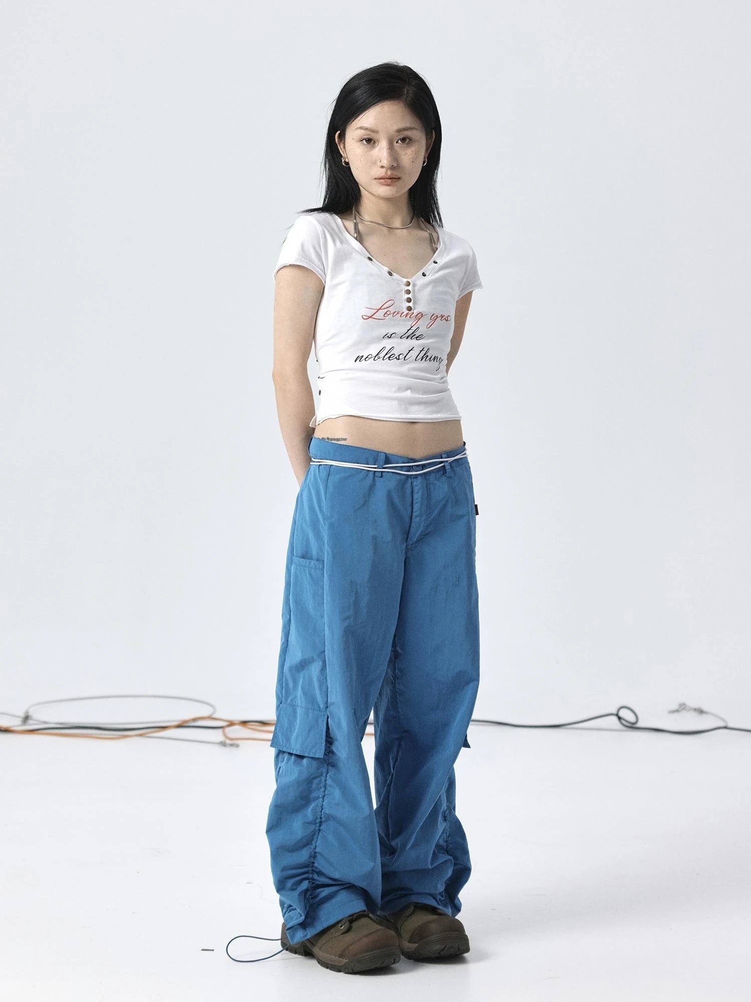 V-Neck Adjustable Lazy Tee With Noble Print