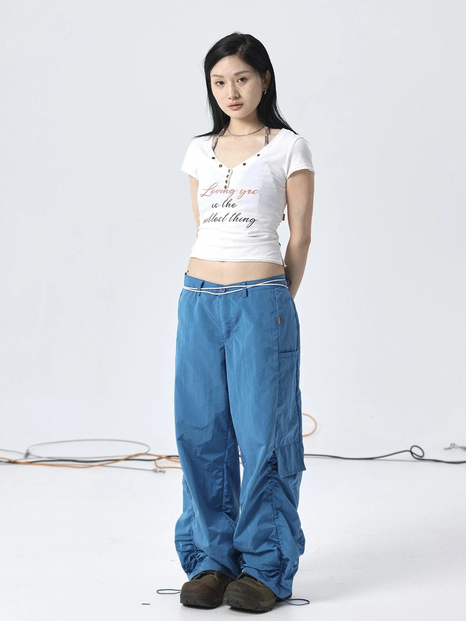 V-Neck Adjustable Lazy Tee With Noble Print