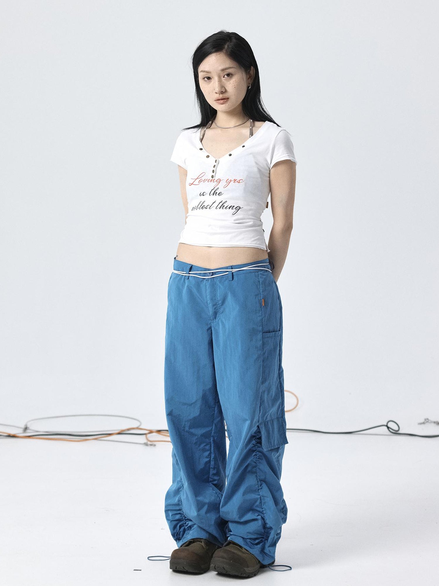 Achihara V-Neck Adjustable Lazy Tee With Noble Print