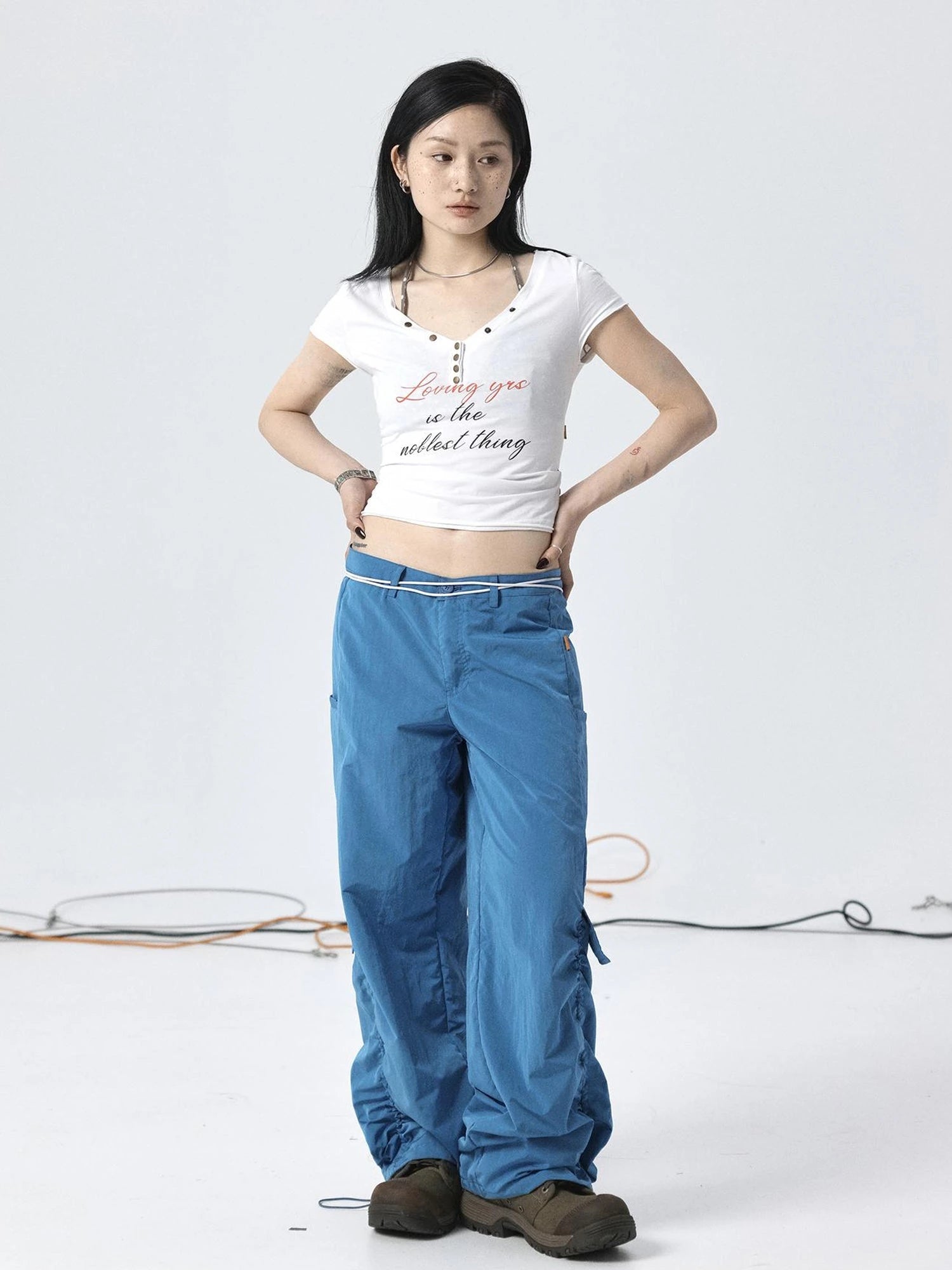 V-Neck Adjustable Lazy Tee With Noble Print