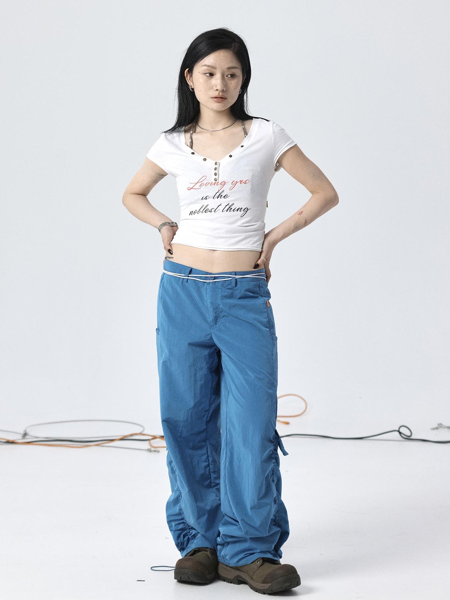 Achihara V-Neck Adjustable Lazy Tee With Noble Print