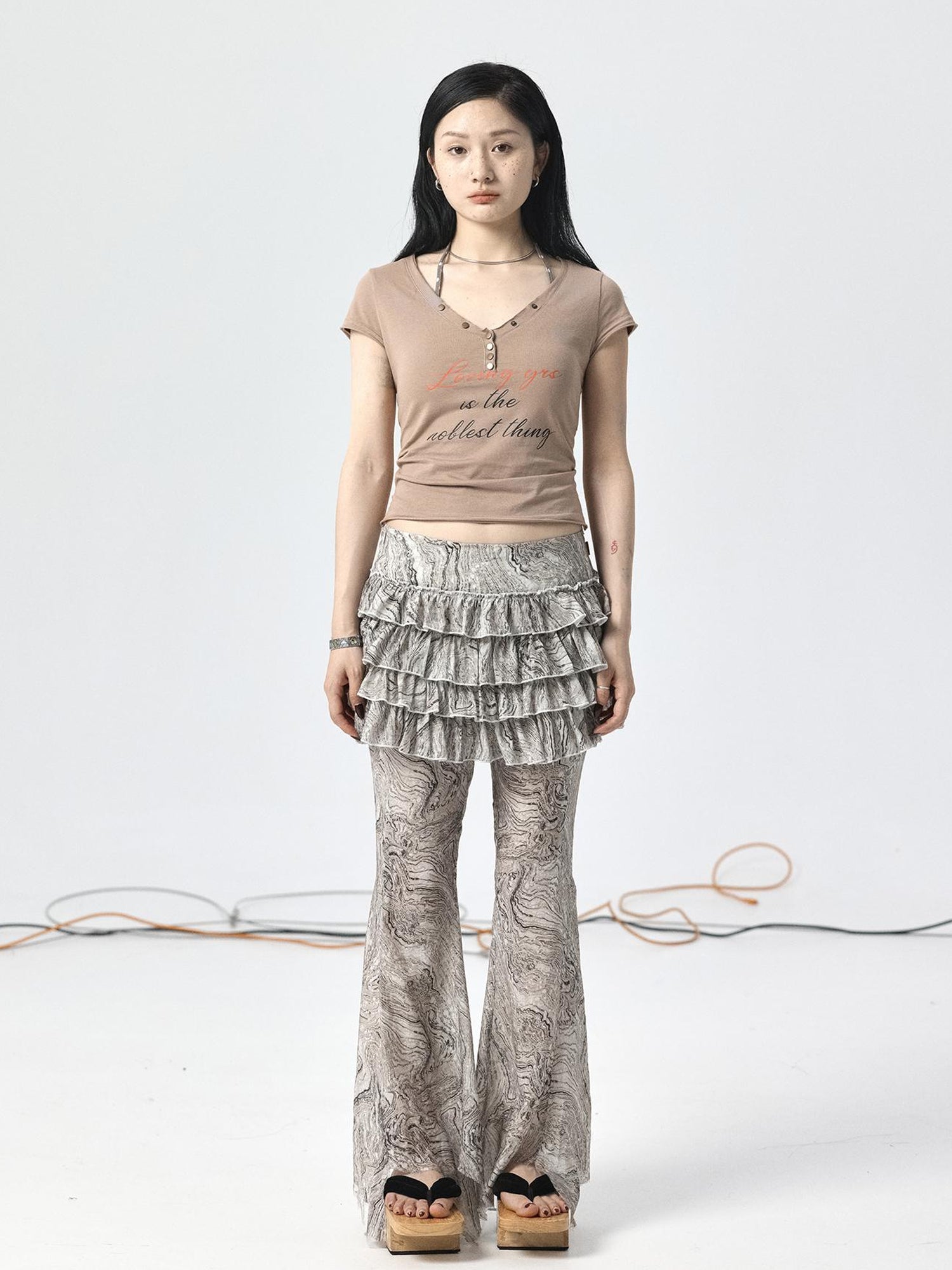 Achihara V-Neck Adjustable Lazy Tee With Noble Print