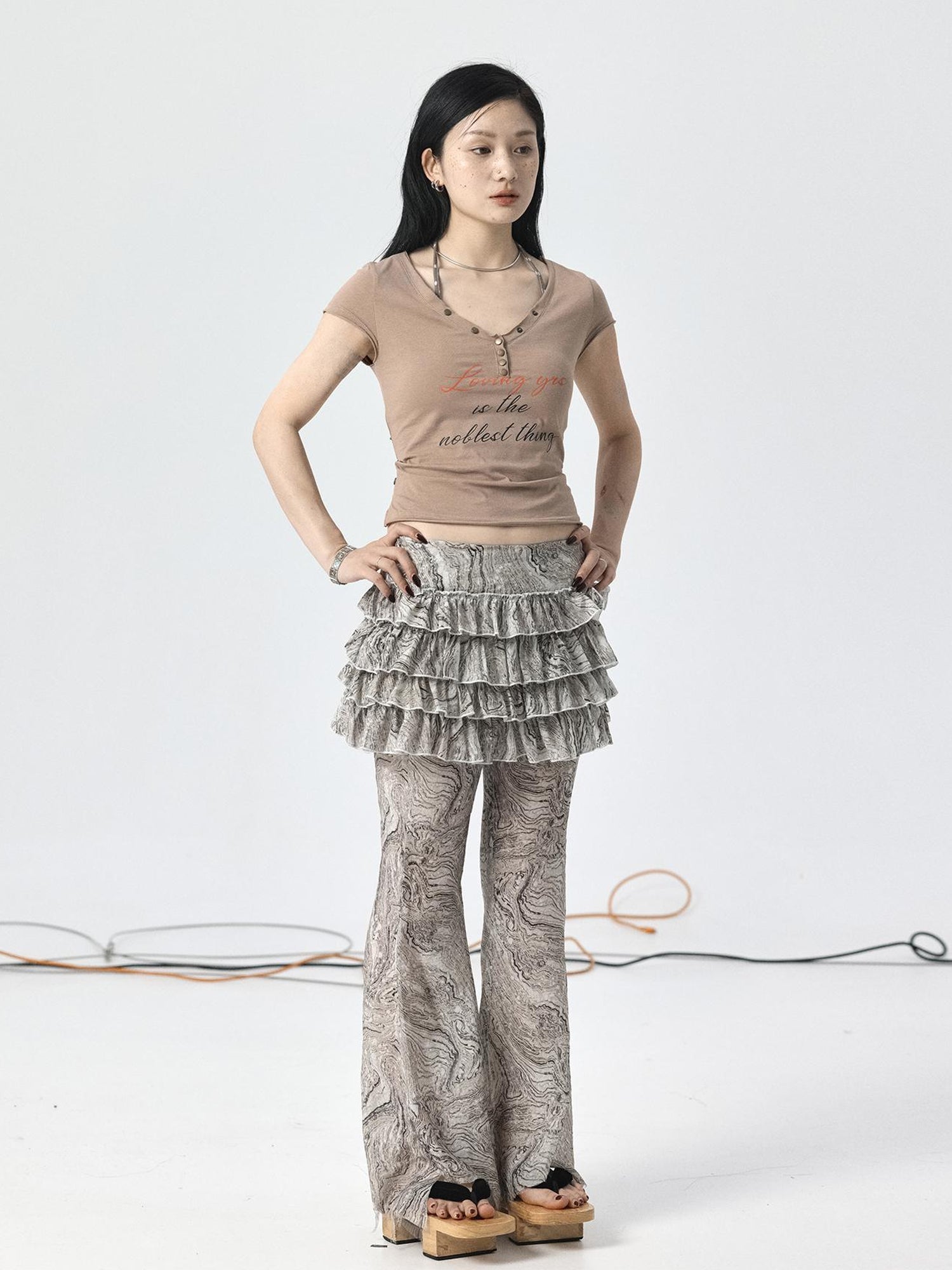 Achihara V-Neck Adjustable Lazy Tee With Noble Print