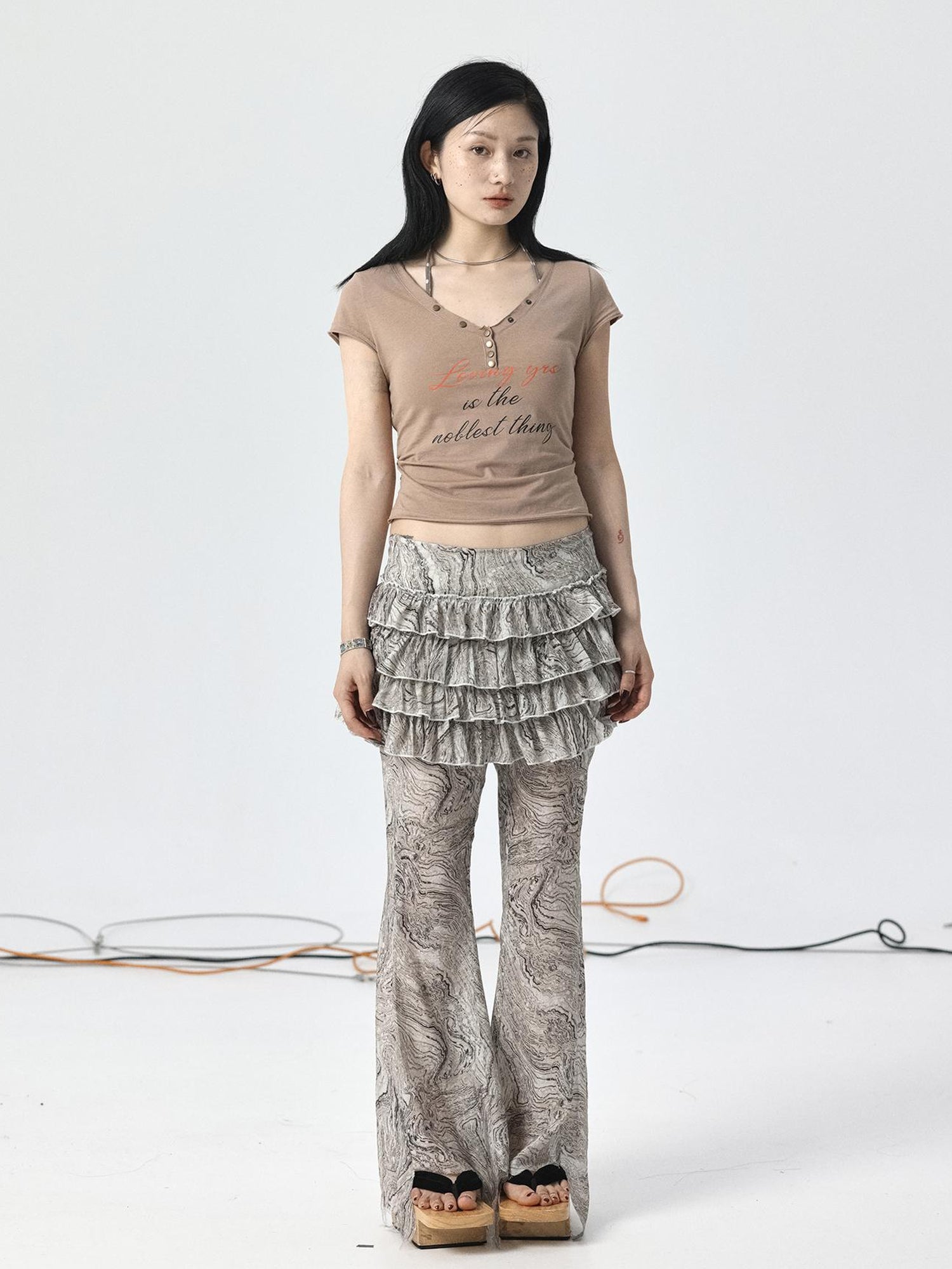 Achihara V-Neck Adjustable Lazy Tee With Noble Print
