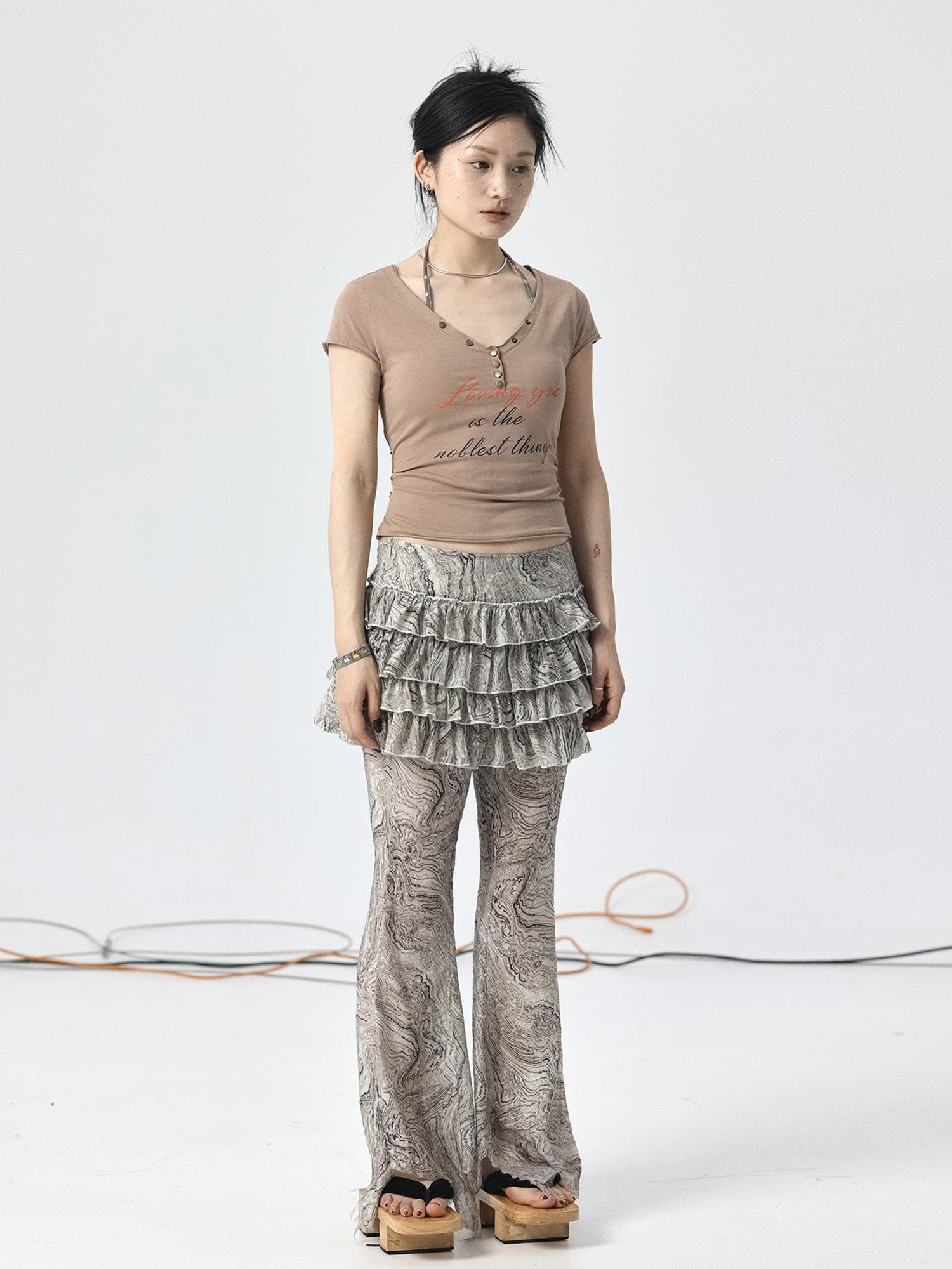 Achihara V-Neck Adjustable Lazy Tee With Noble Print