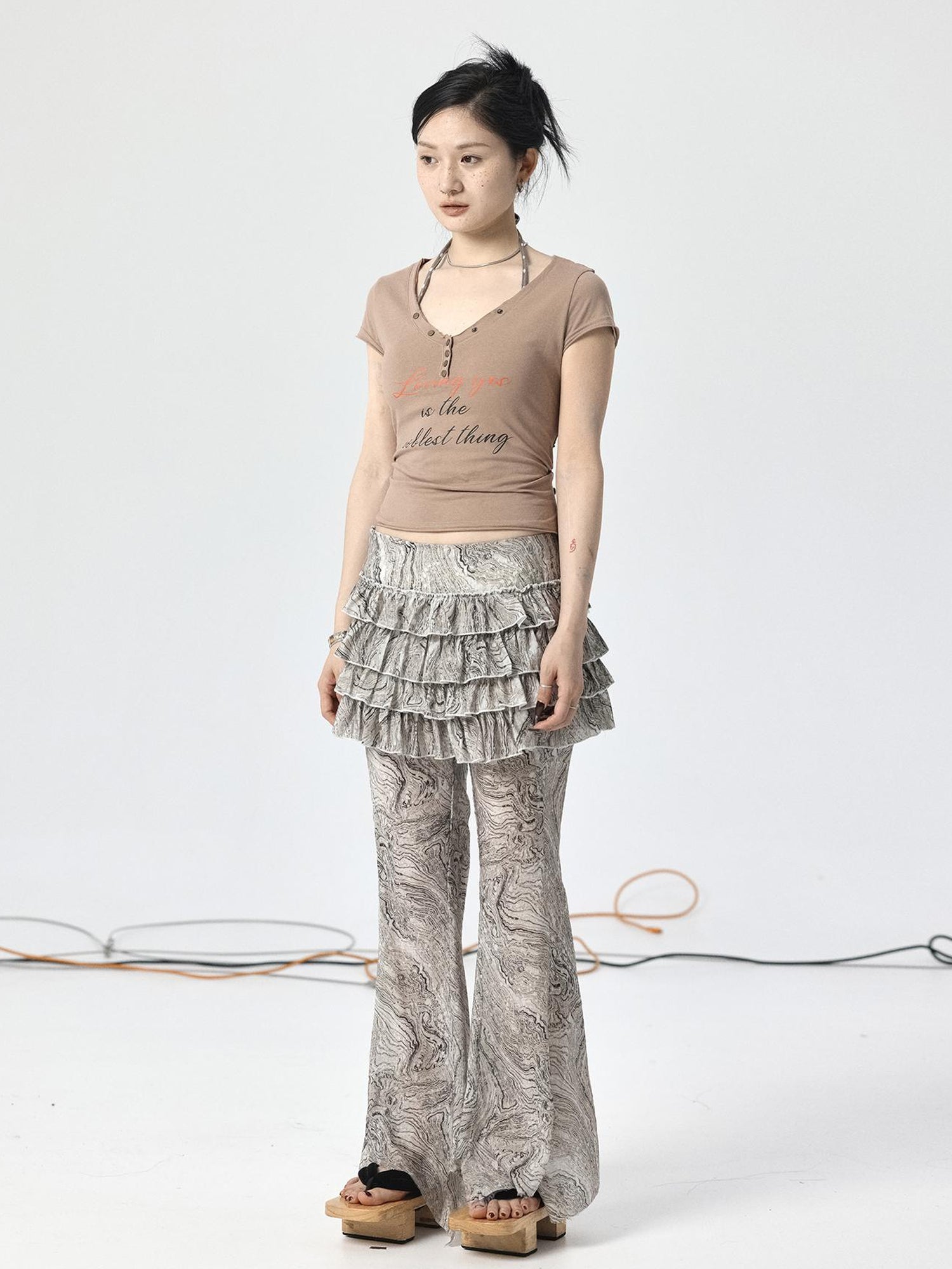Achihara V-Neck Adjustable Lazy Tee With Noble Print