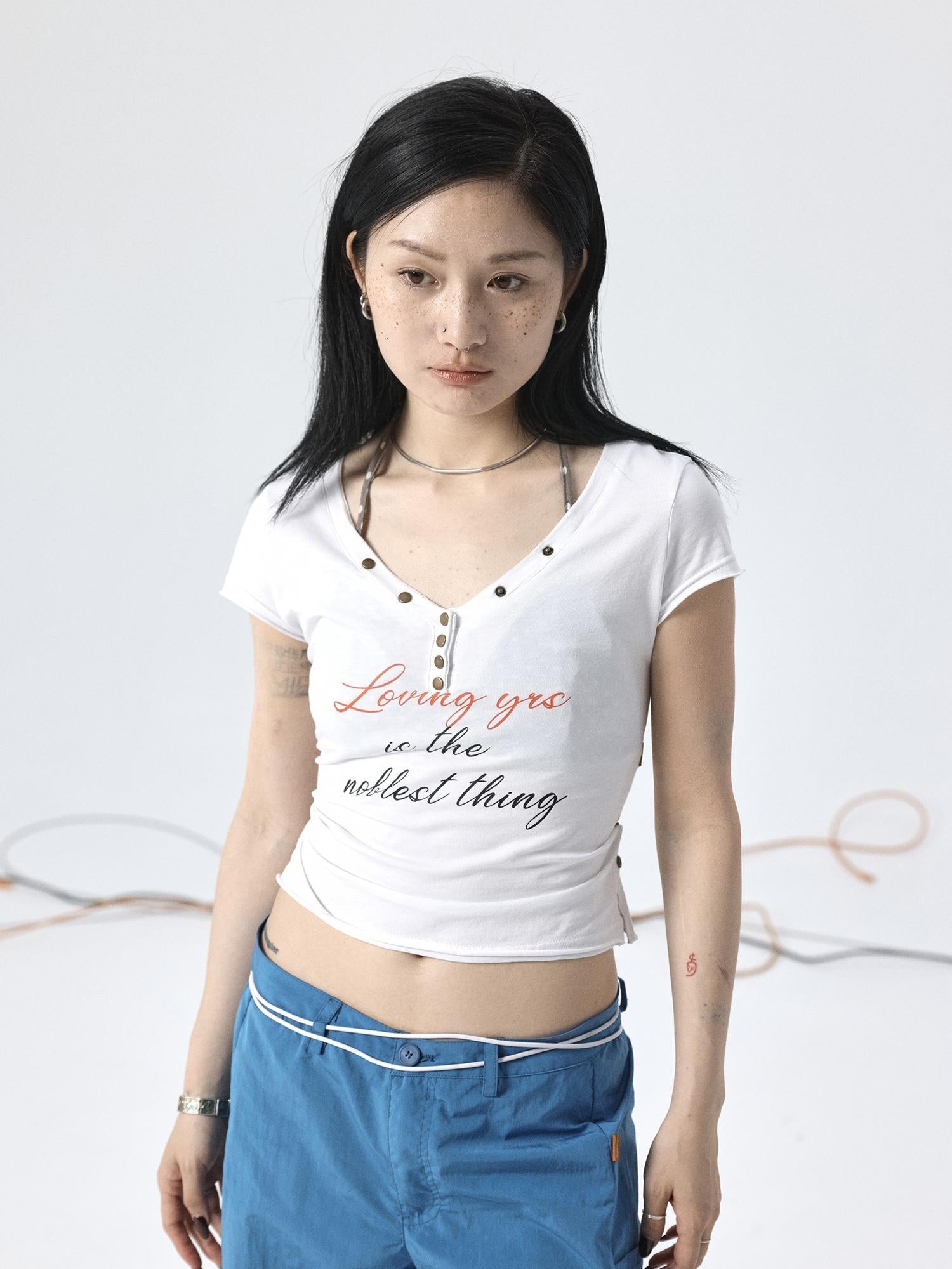 Achihara V-Neck Adjustable Lazy Tee With Noble Print