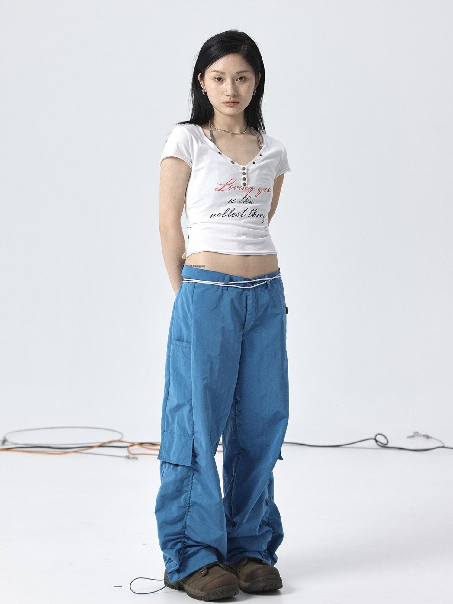 Achihara V-Neck Adjustable Lazy Tee With Noble Print