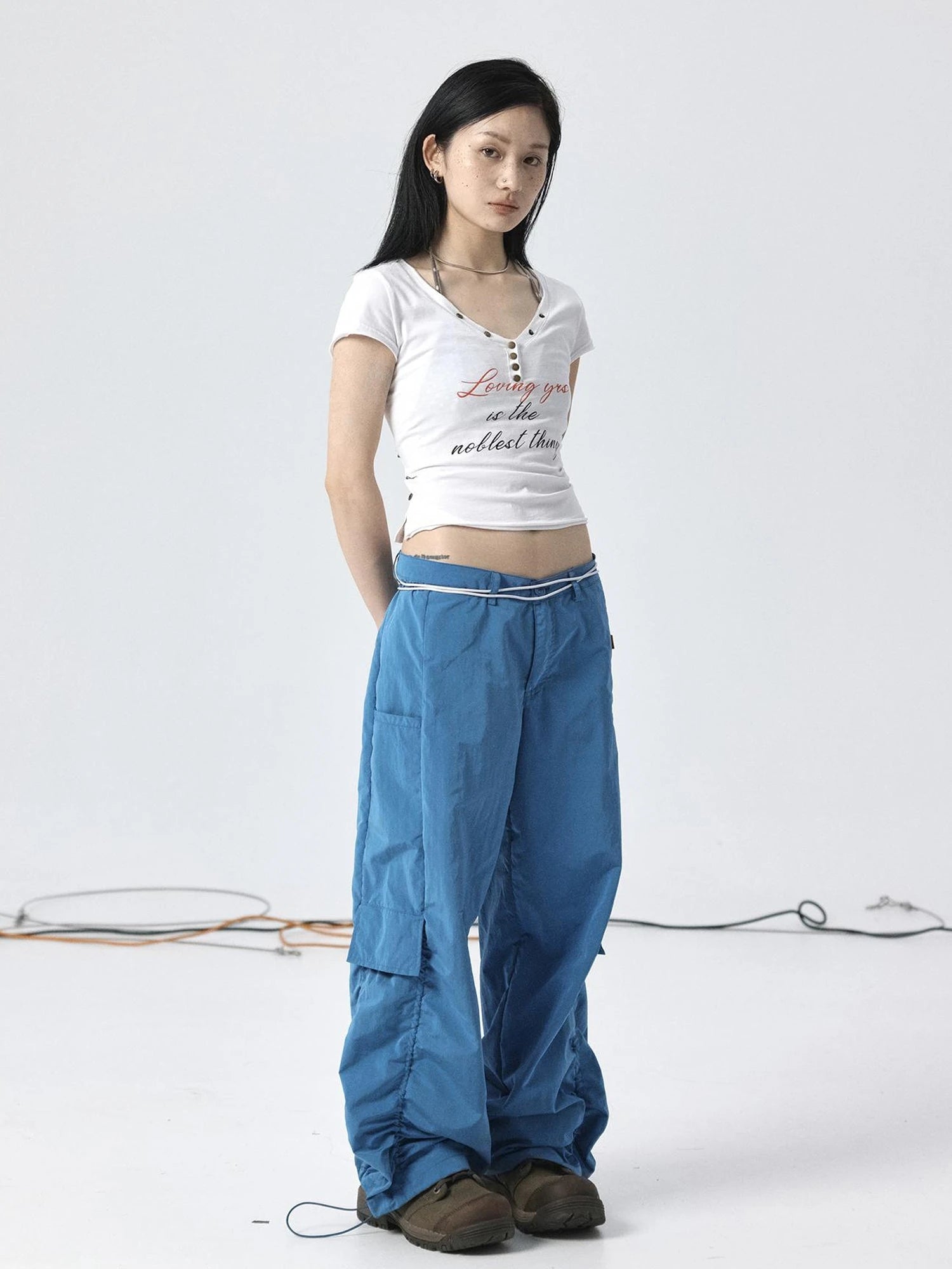 V-Neck Adjustable Lazy Tee With Noble Print