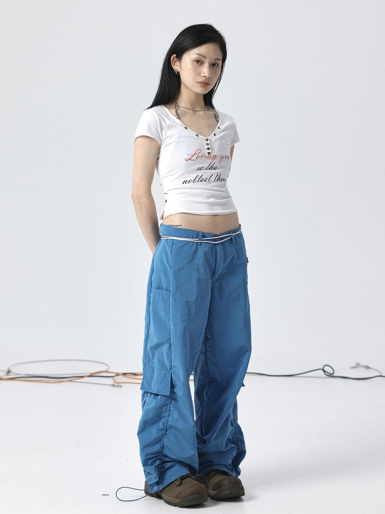 Achihara V-Neck Adjustable Lazy Tee With Noble Print