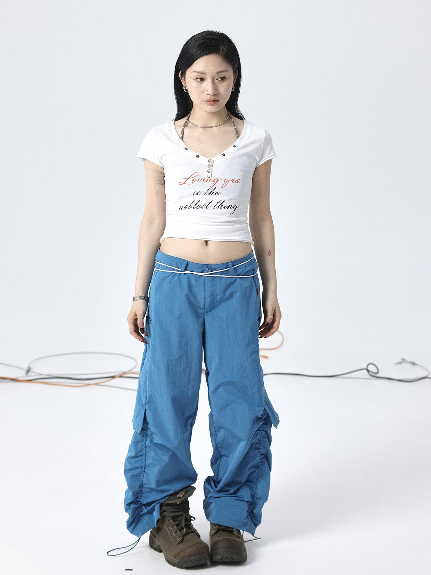 Achihara V-Neck Adjustable Lazy Tee With Noble Print