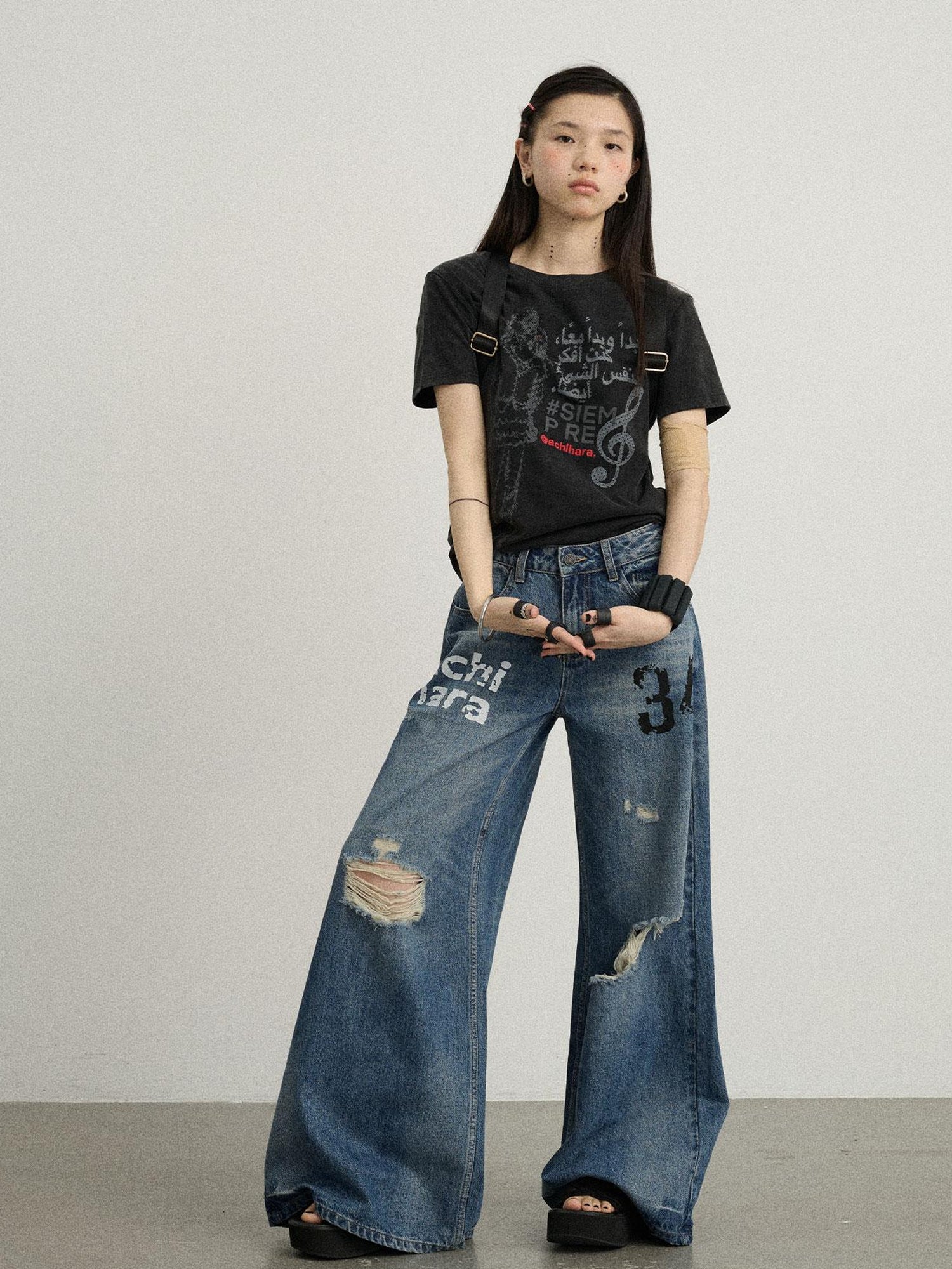 Achihara Vintage Music Radio Tee
