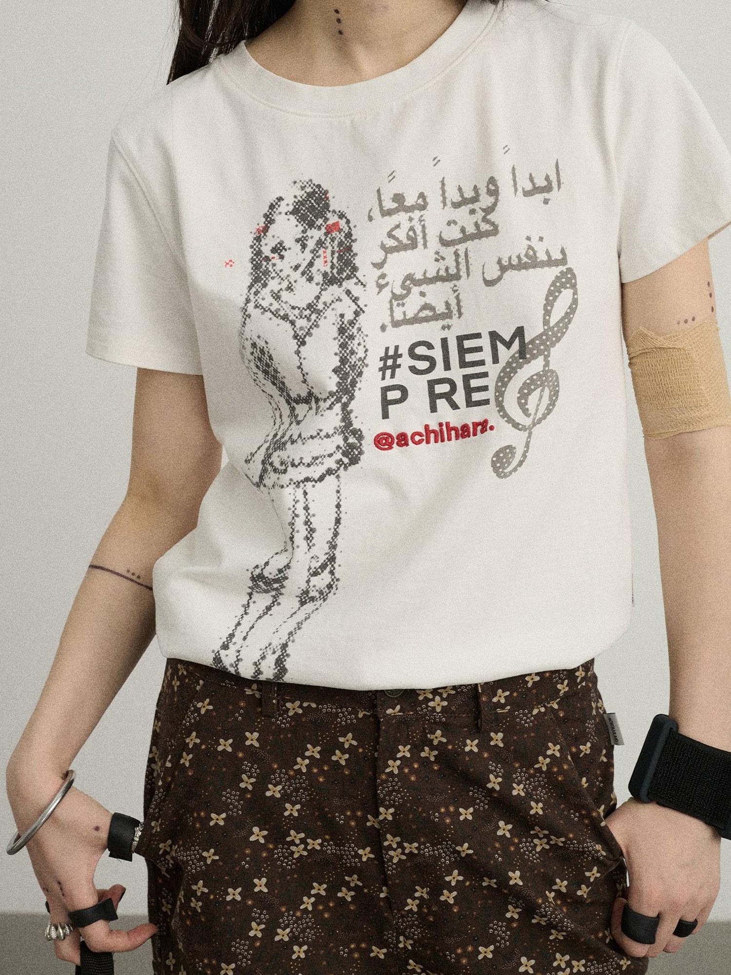 Achihara Vintage Music Radio Tee