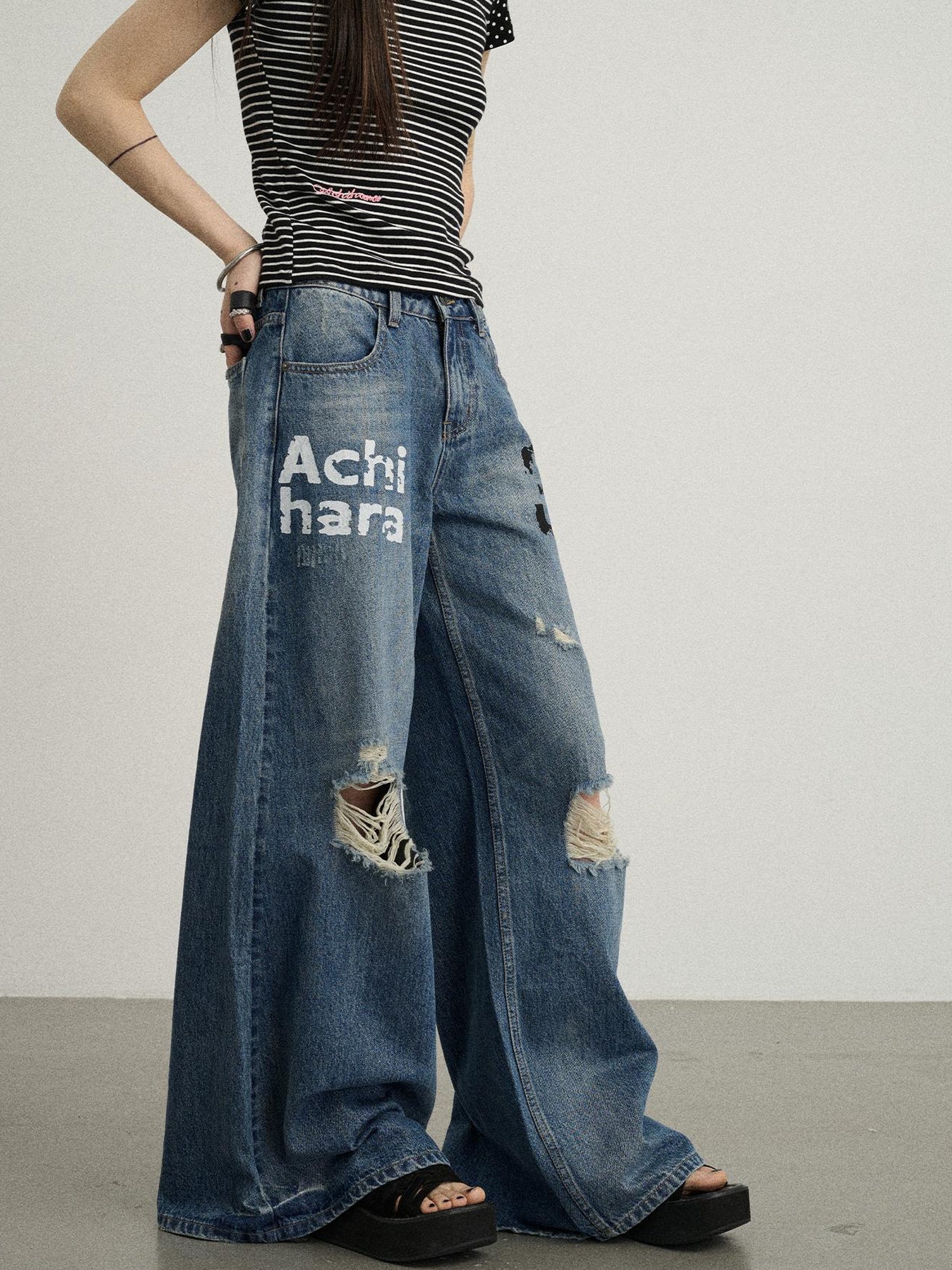 Achihara Vintage Washed Wide Leg Jeans With Distressed Details