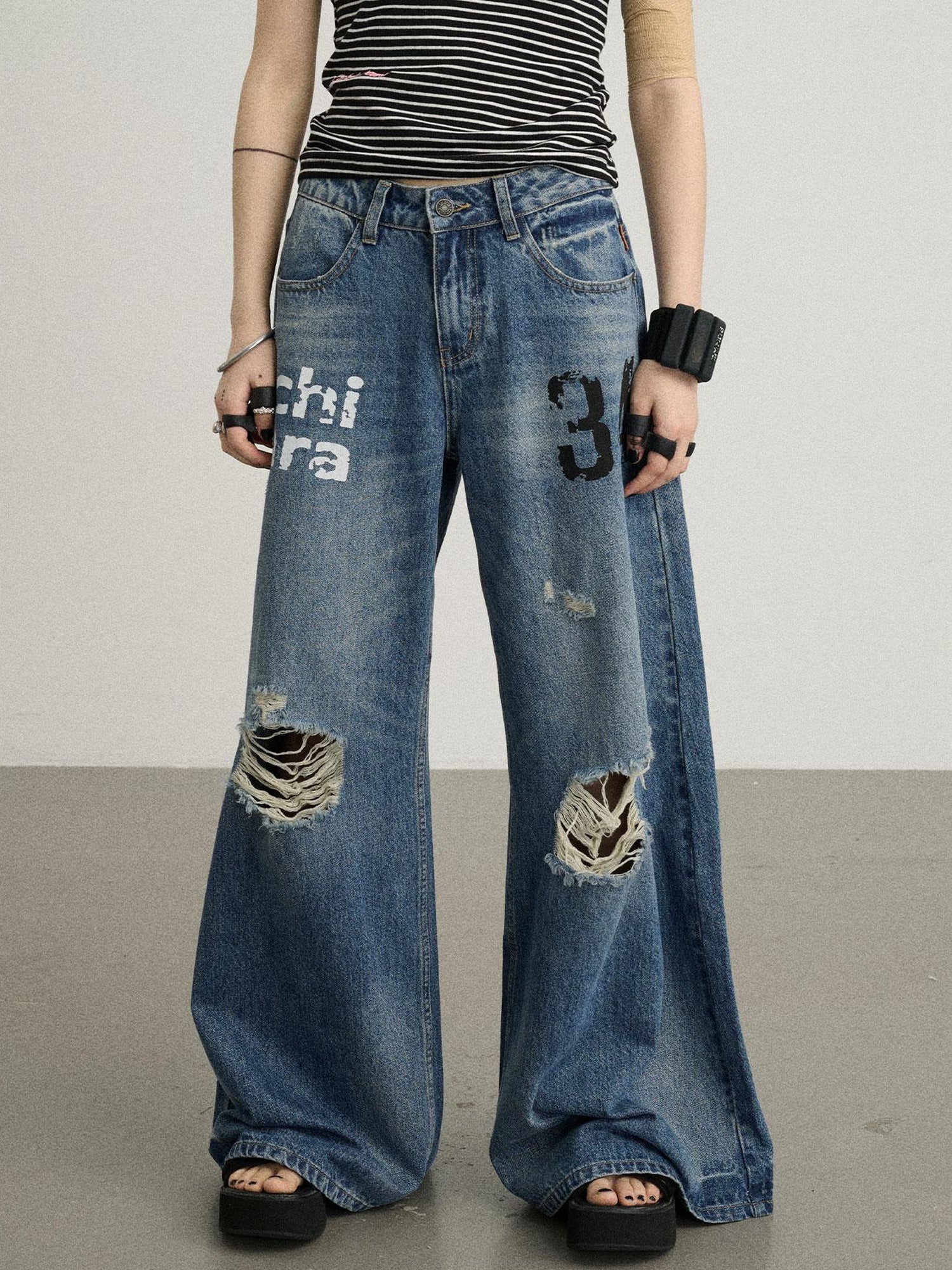 Achihara Vintage Washed Wide Leg Jeans With Distressed Details