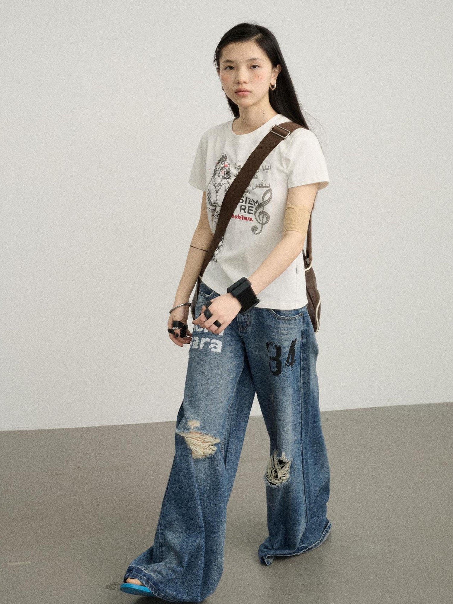 Achihara Vintage Washed Wide Leg Jeans With Distressed Details