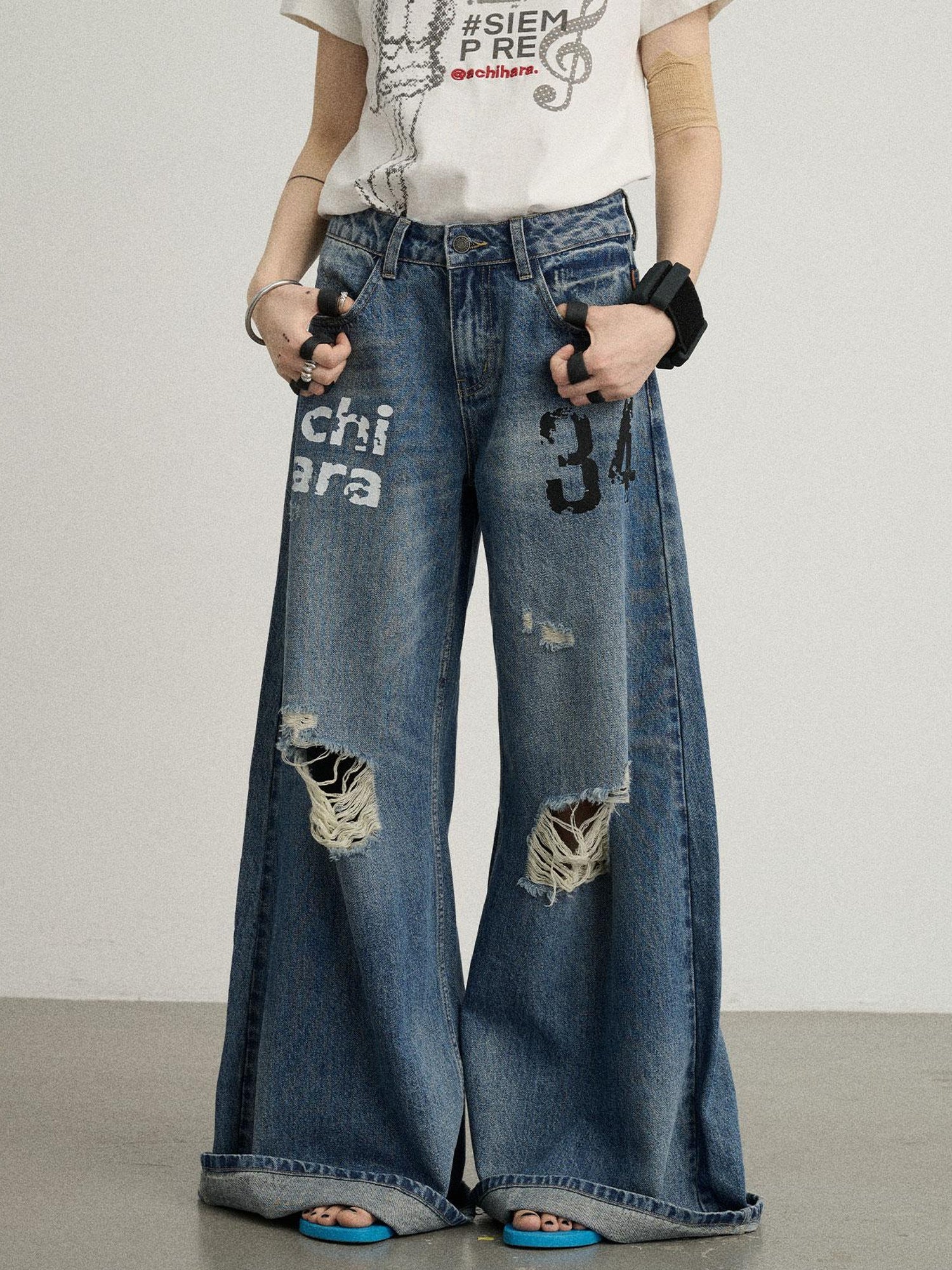 Achihara Vintage Washed Wide Leg Jeans With Distressed Details