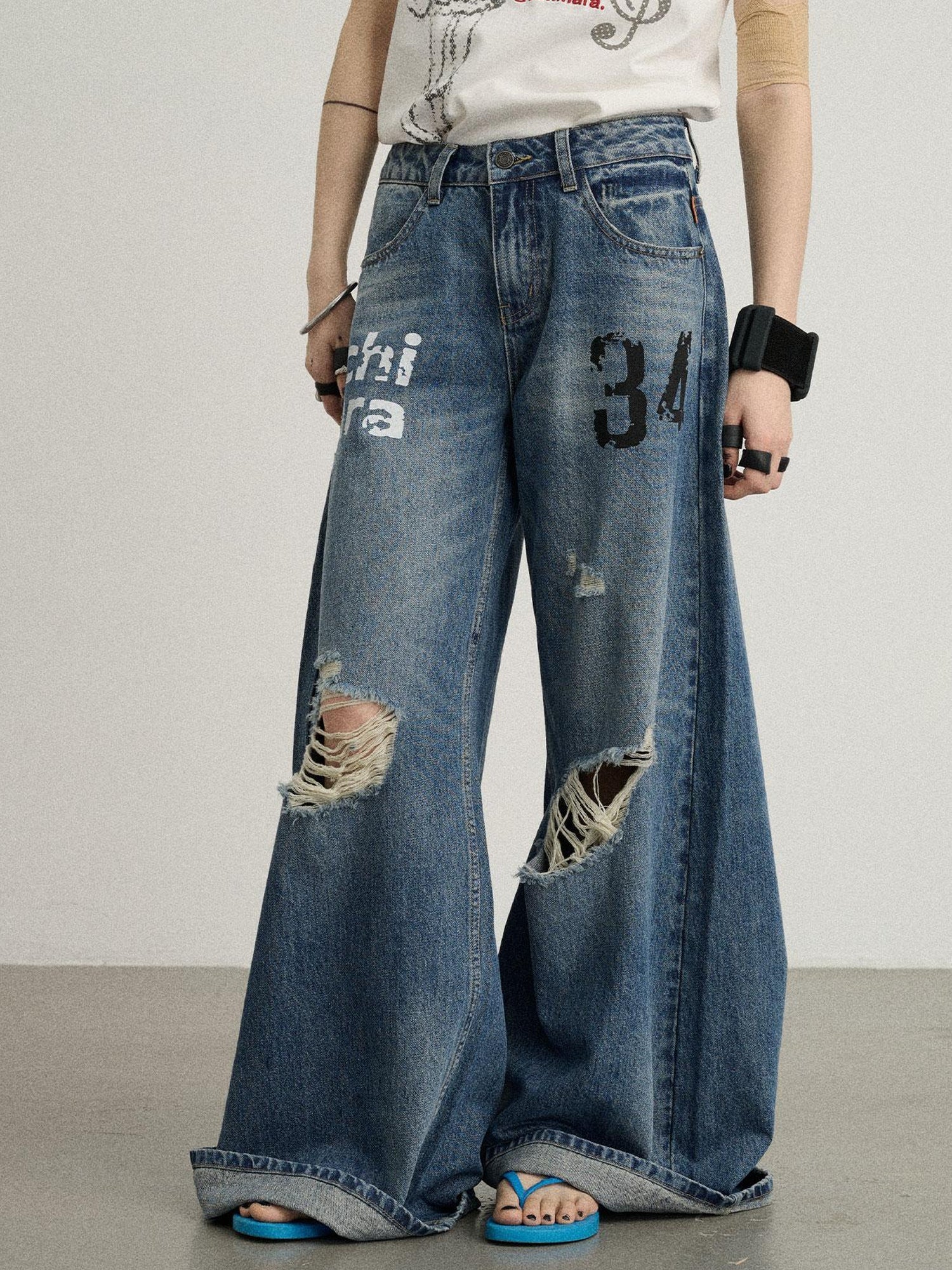 Achihara Vintage Washed Wide Leg Jeans With Distressed Details