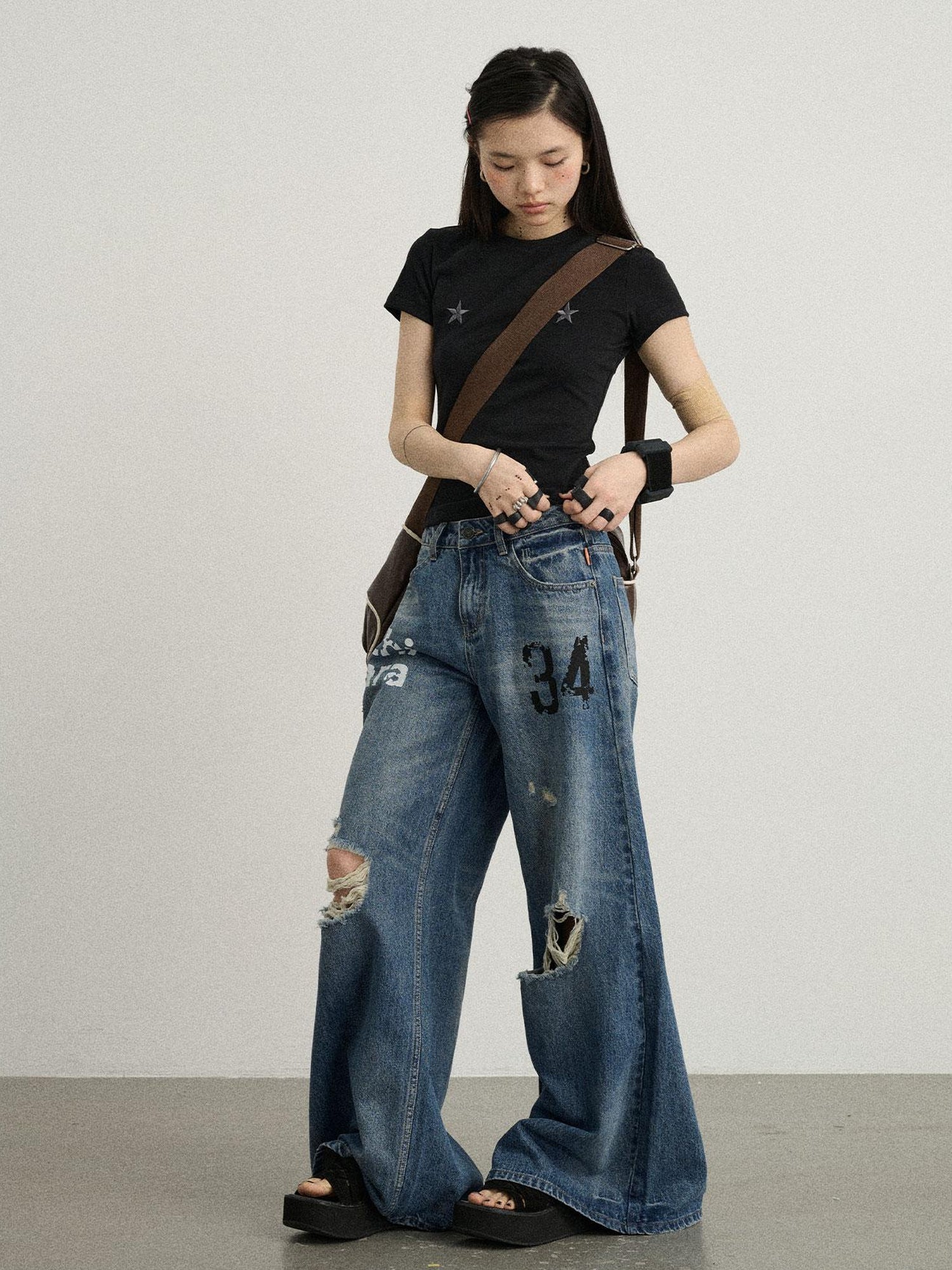 Achihara Vintage Washed Wide Leg Jeans With Distressed Details