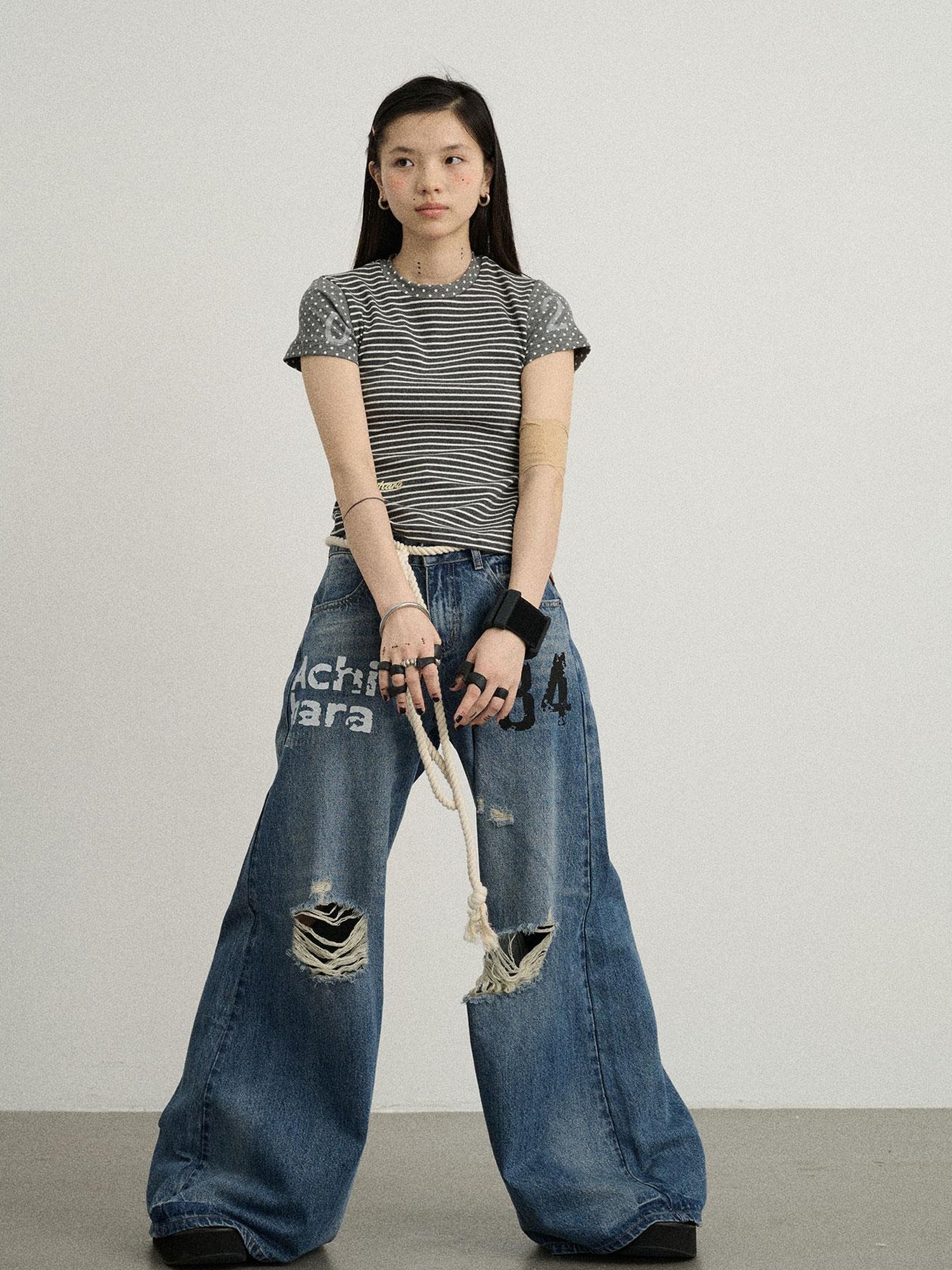 Achihara Vintage Washed Wide Leg Jeans With Distressed Details