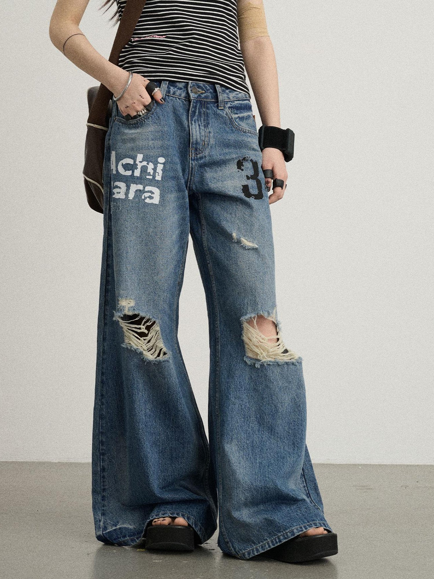 Achihara Vintage Washed Wide Leg Jeans With Distressed Details