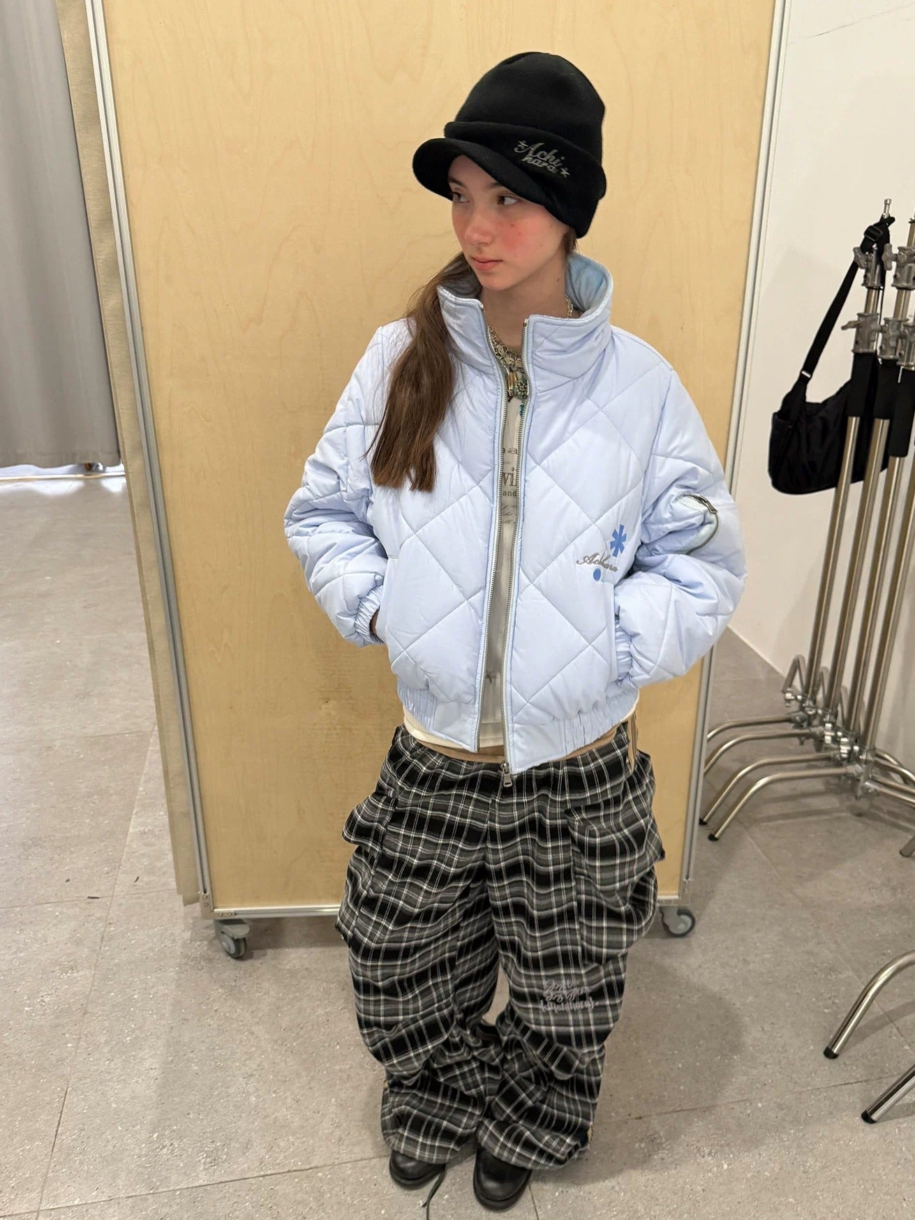 Achihara Warm Straight Fit Stand Collar Zip Commuter Women Solid Puffer Jacket