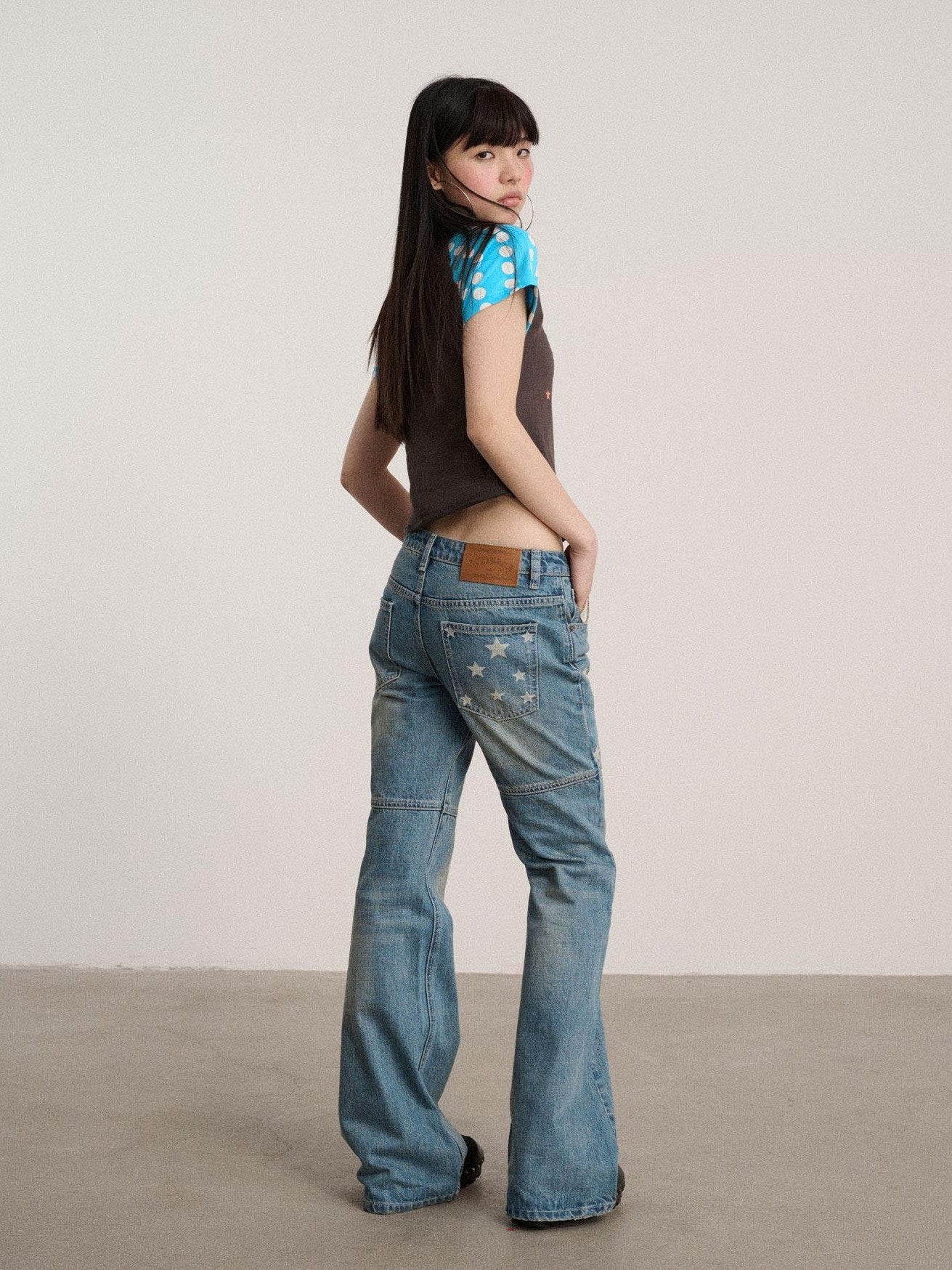 Achihara Washed Blue Star Detail Natural Waist Non Stretch Women Denim Straight Jeans