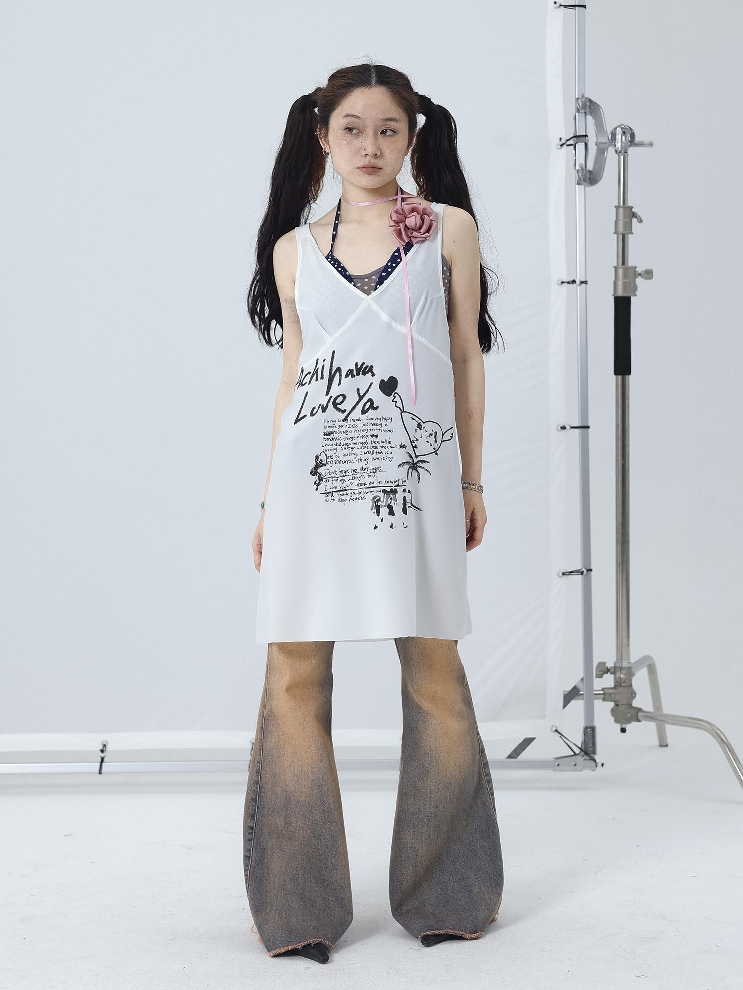 Achihara White Floral Print V-Neck Slip Dress Loose Fit Midi