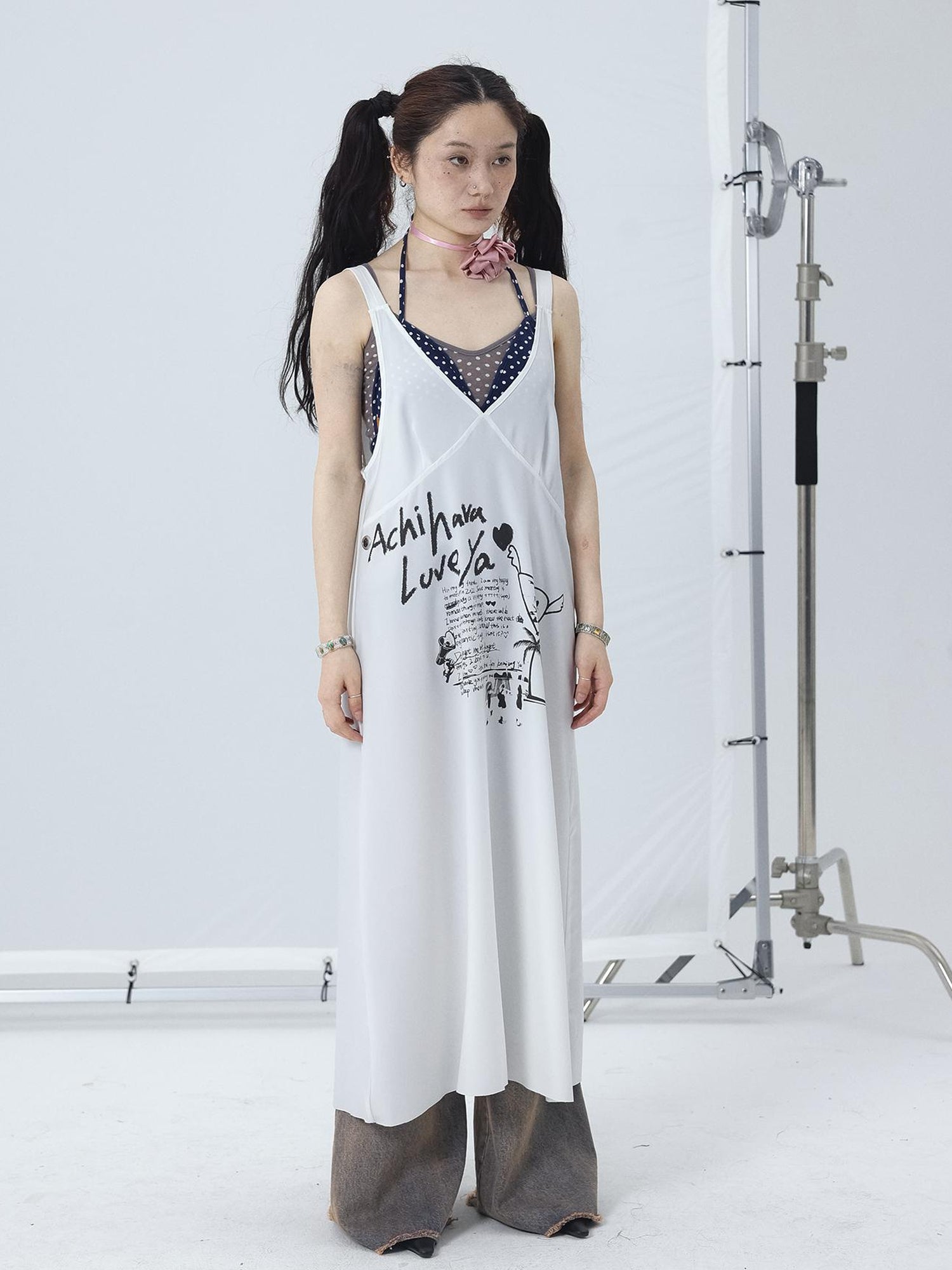 Achihara White Floral Print V-Neck Slip Dress Loose Fit Midi
