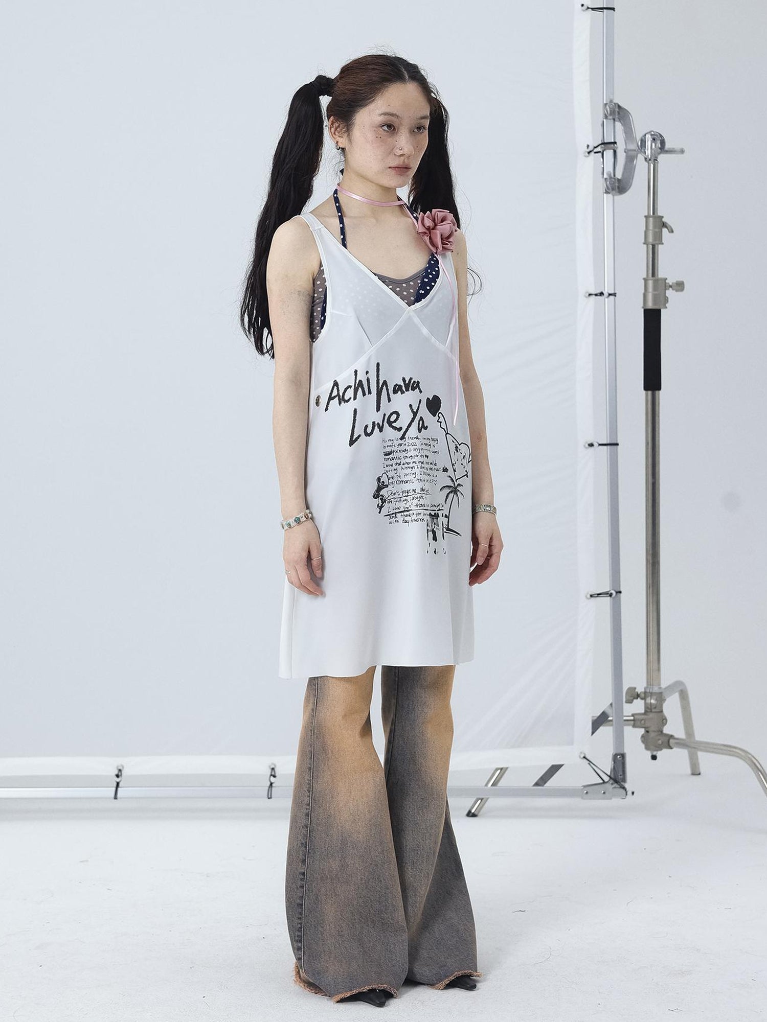 Achihara White Floral Print V-Neck Slip Dress Loose Fit Midi