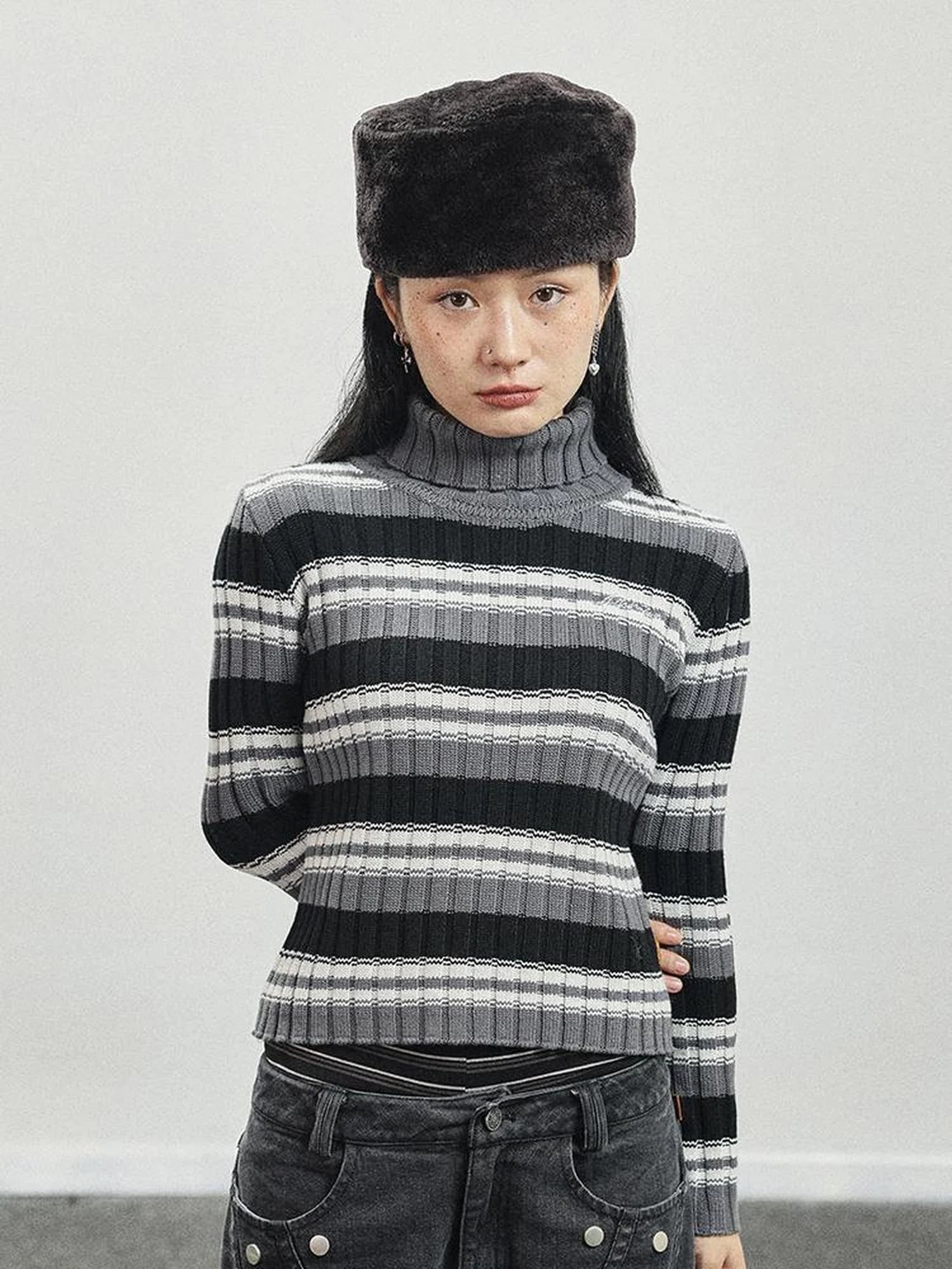Women Striped Knit Sweater Short Sleeve Round Neck Slim Fit Top
