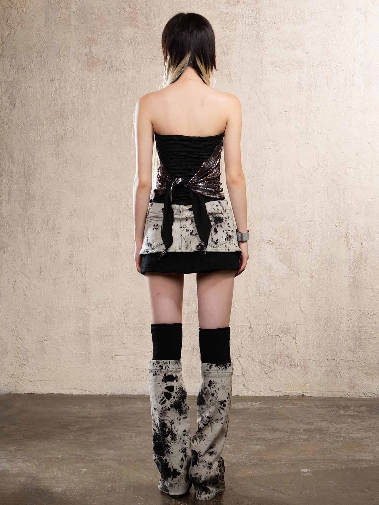 Ancient Bronze Print Tube Top Punk Shibuya Woman