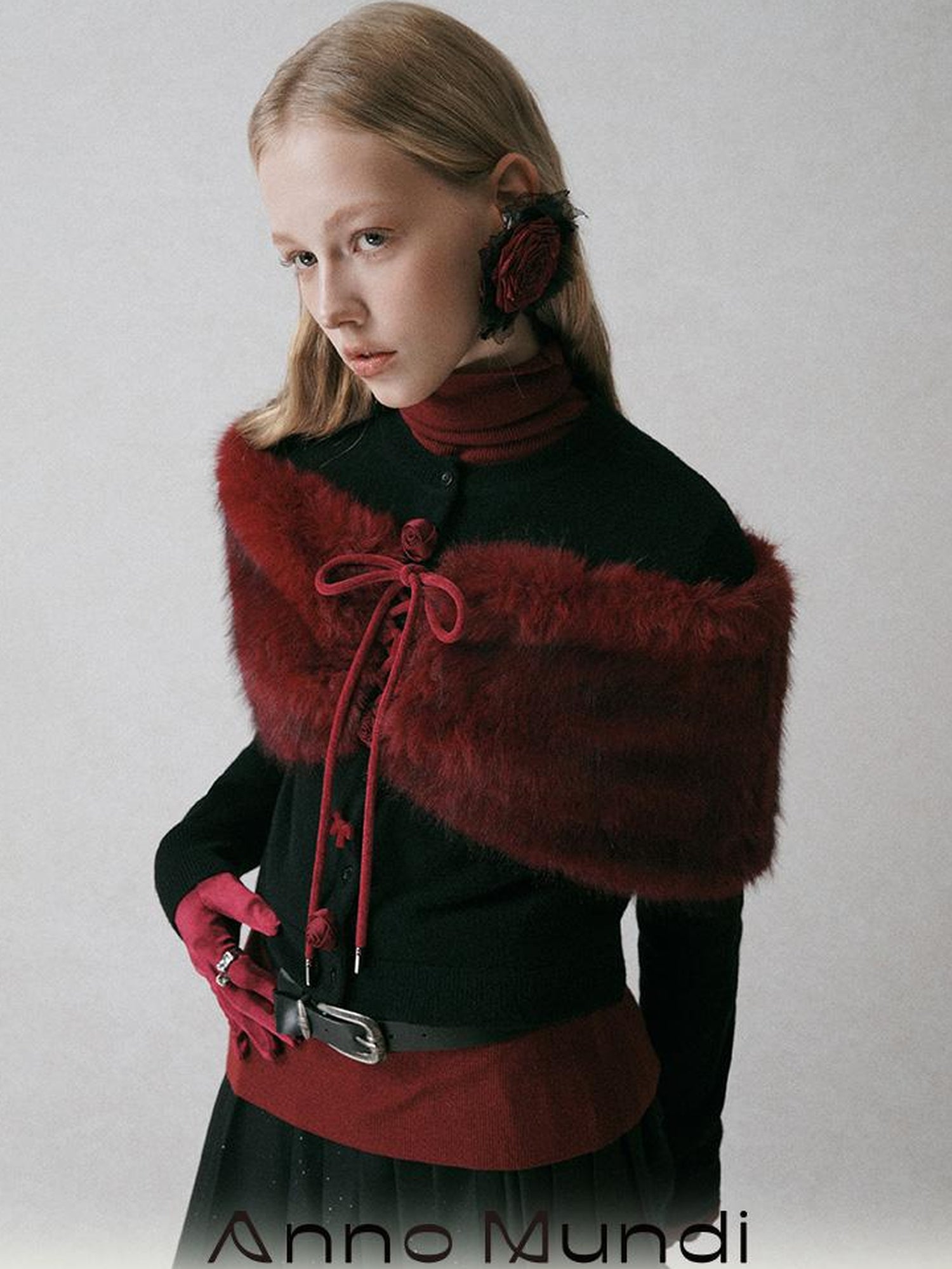 AnnoMundi Adjustable One Shoulder Faux Fur Shawl In Red
