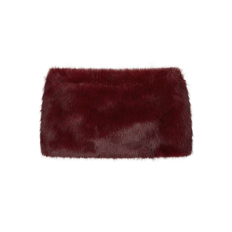 AnnoMundi_Adjustable_One_Shoulder_Faux_Fur_Shawl_In_Red_MISSTT