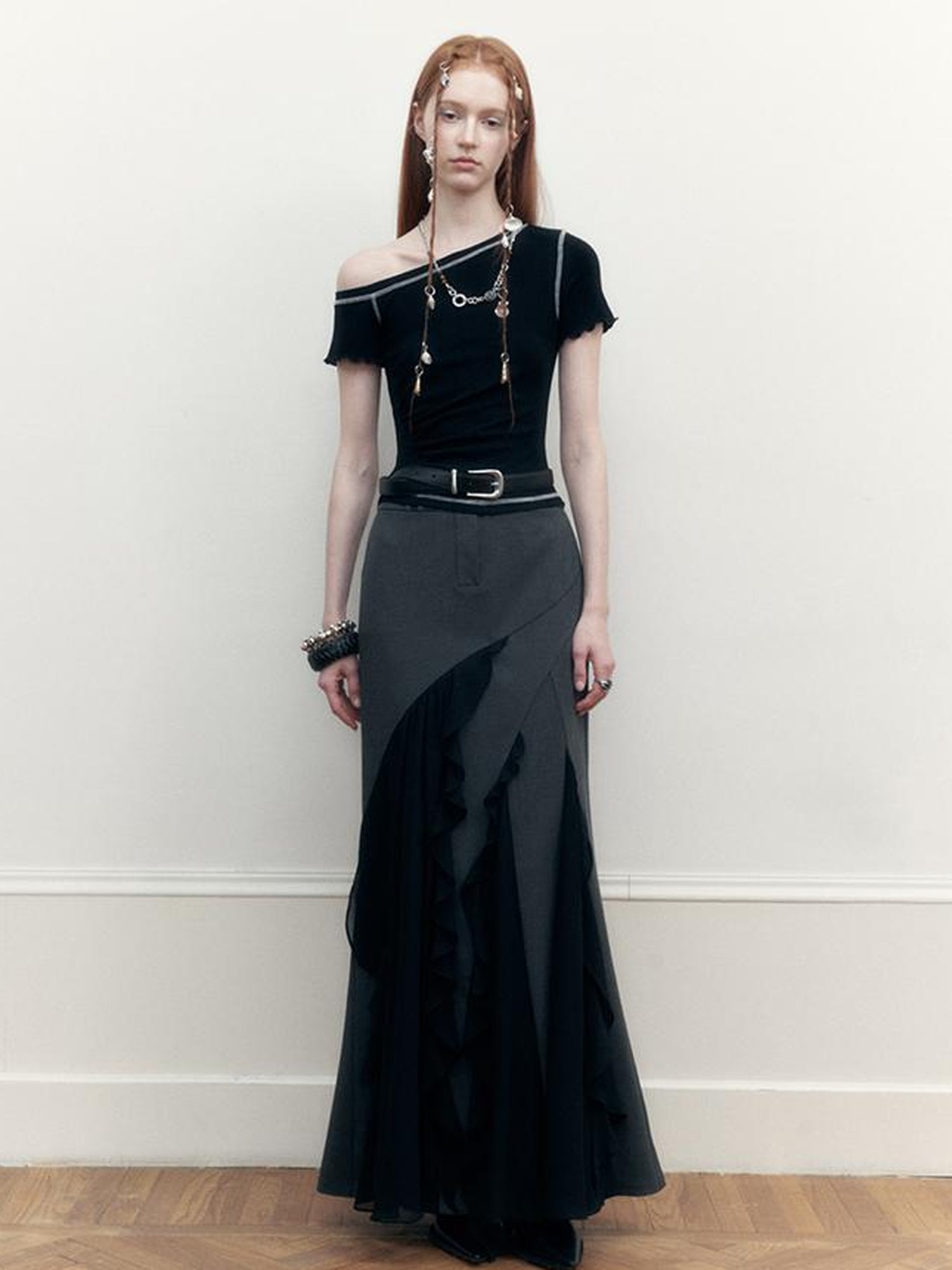 AnnoMundi Asymmetric Floral Hem T Shirt