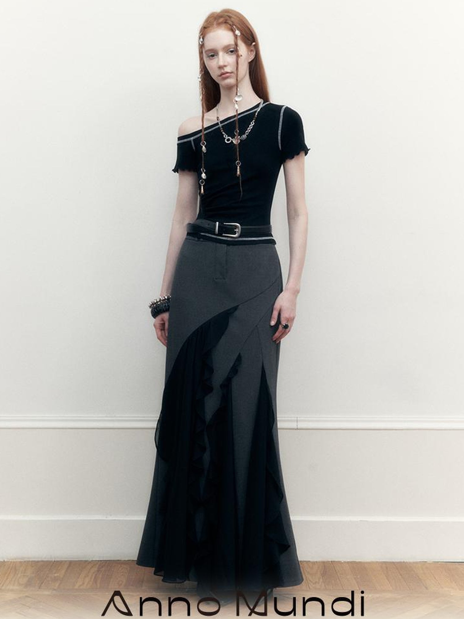 AnnoMundi Asymmetric Floral Hem T Shirt