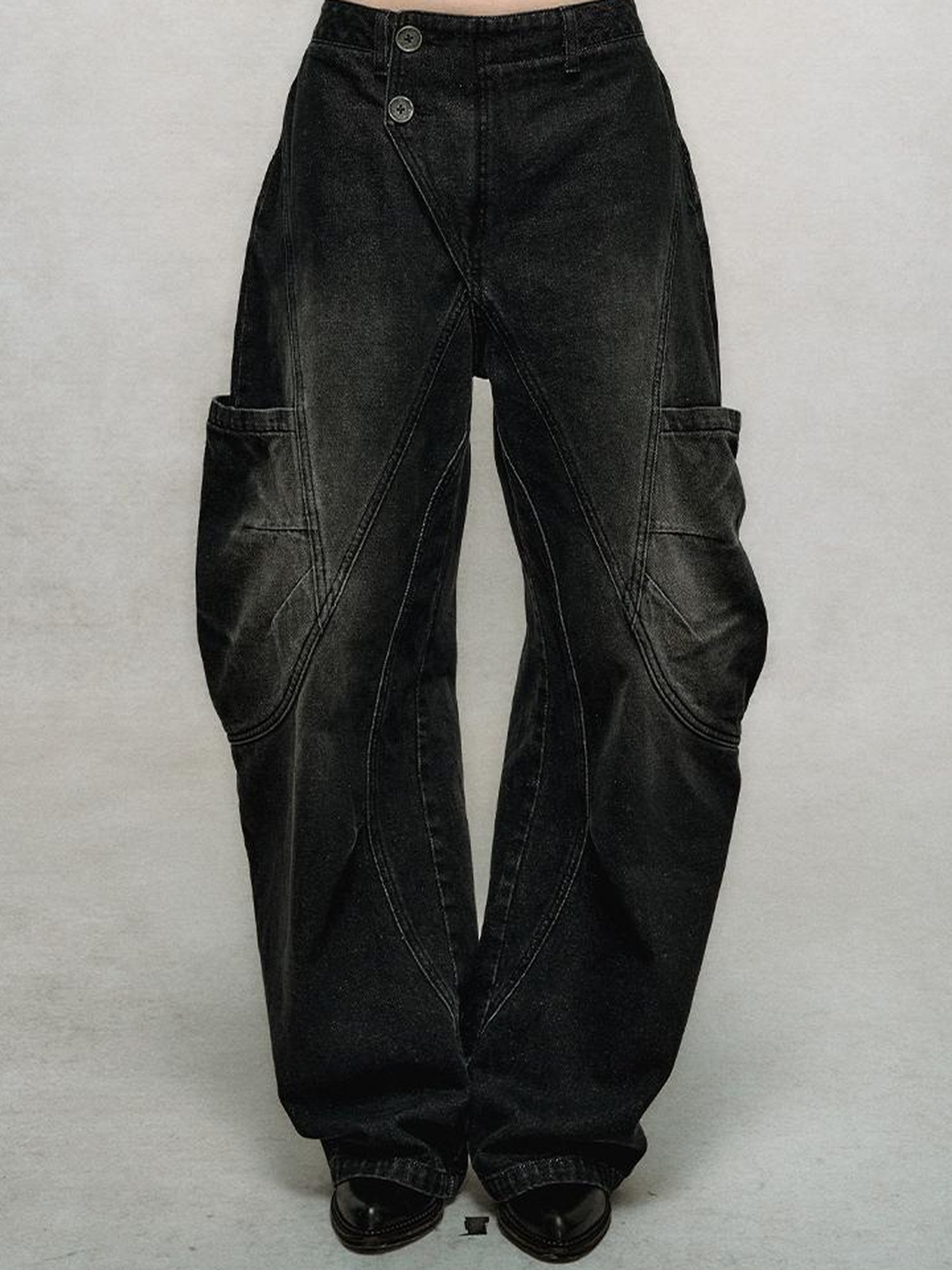 AnnoMundi Asymmetric Plaquet Cargo Wide Leg Jeans