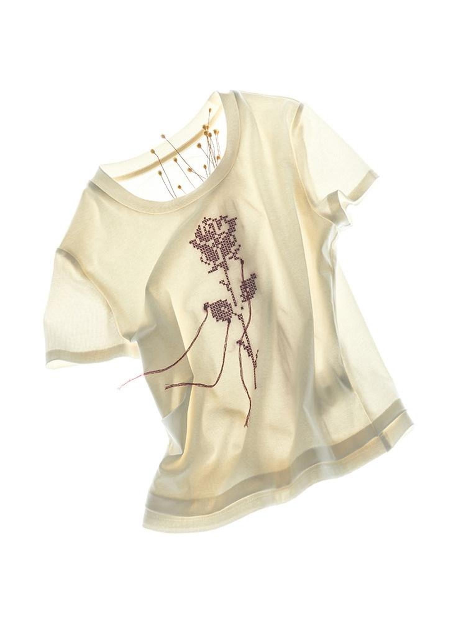 AnnoMundi T-shirts à manches courtes pour femmes en lyocell beige avec broderie rose et pompons, taille cintrée