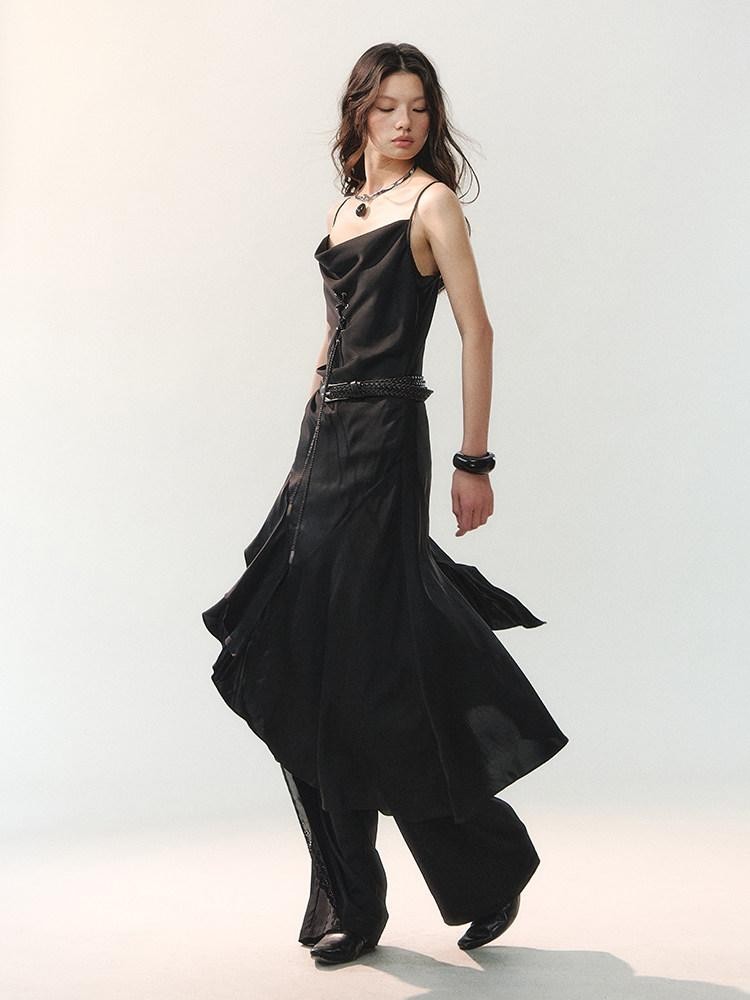 AnnoMundi Robe midi asymétrique en satin noir à bretelles et cordon de serrage pour femmes