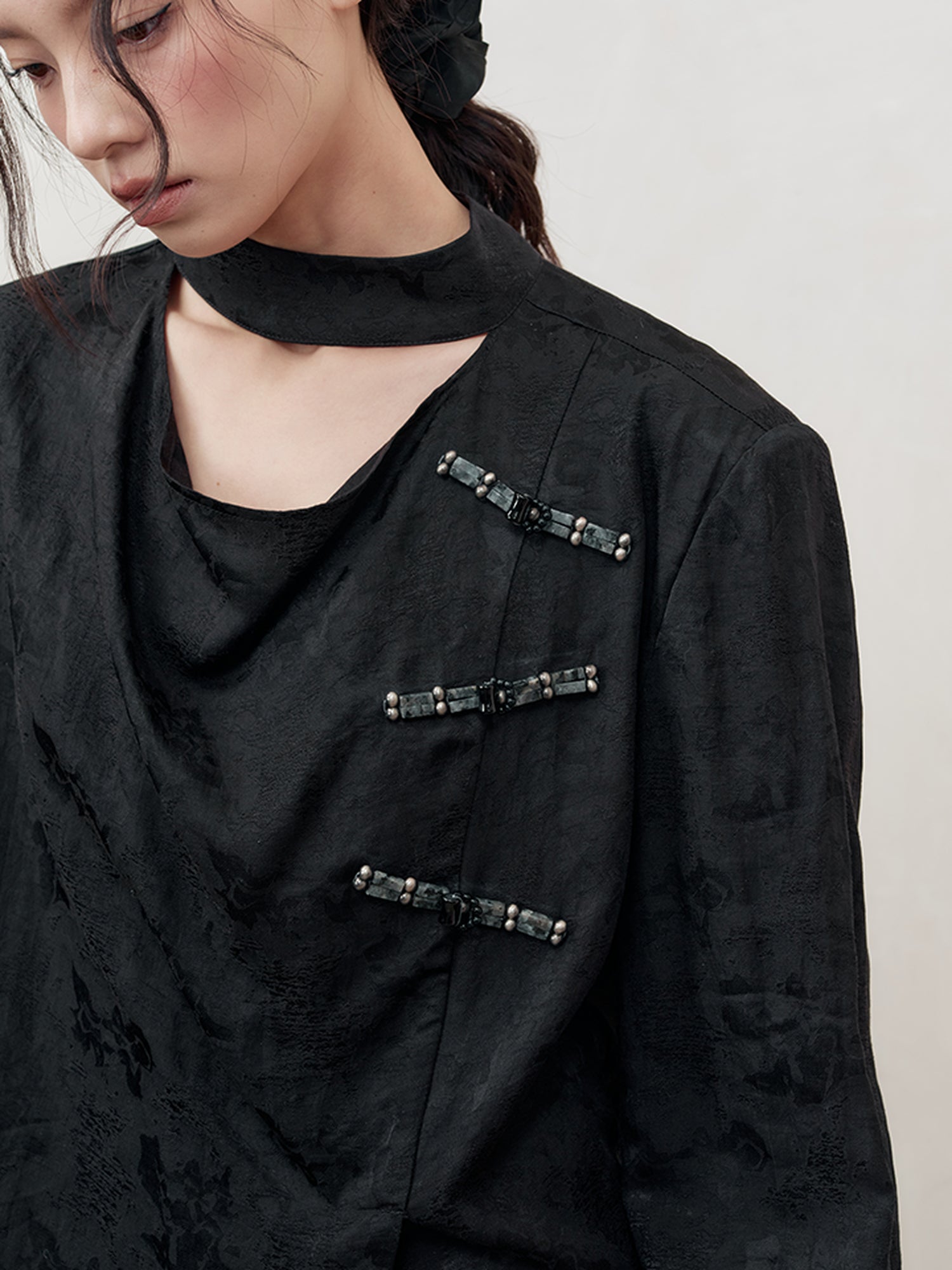 AnnoMundi Braided Knot Textured V-Neck Shirt With Beaded Closures