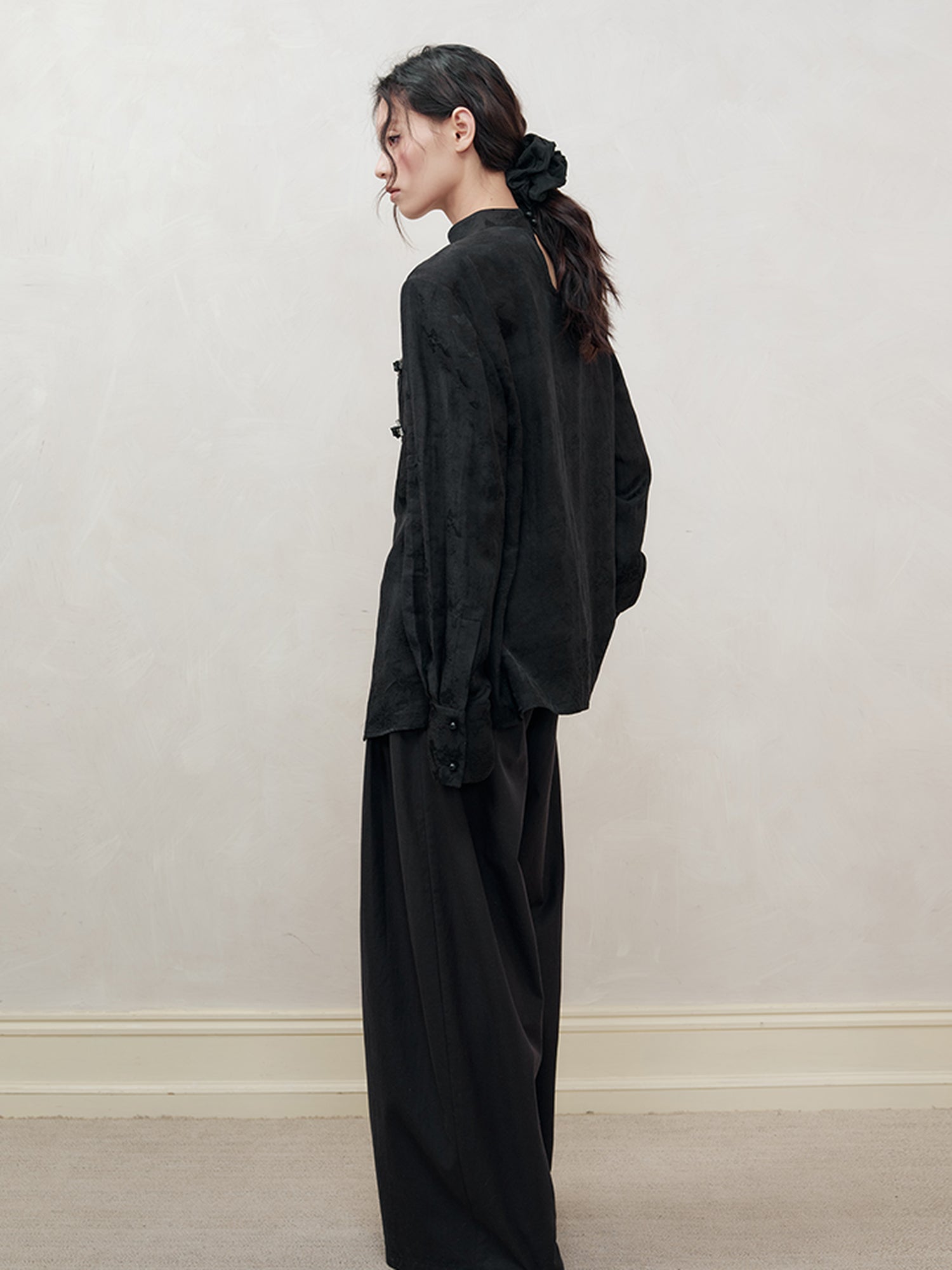 AnnoMundi Braided Knot Textured V-Neck Shirt With Beaded Closures
