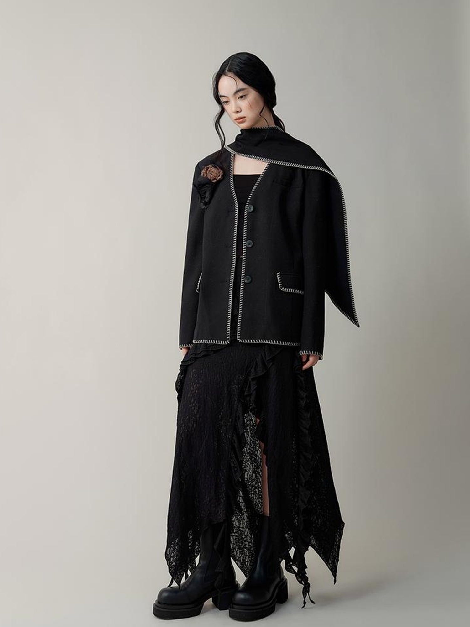 AnnoMundi Broken Rose V Neck Blazer