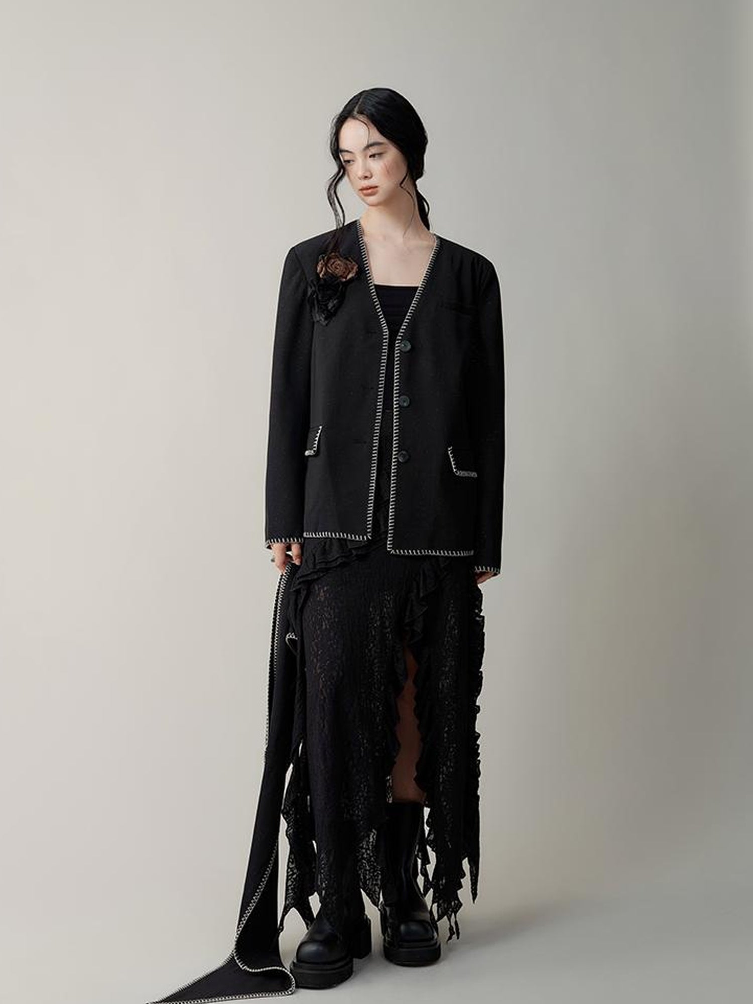 AnnoMundi Broken Rose V Neck Blazer