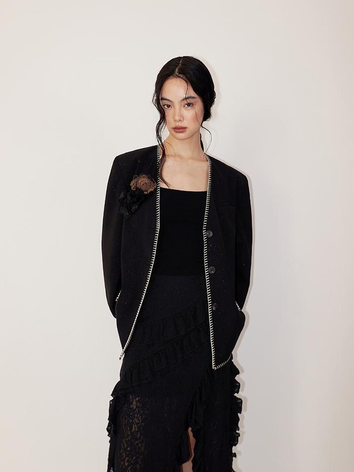 AnnoMundi Broken Rose V Neck Blazer
