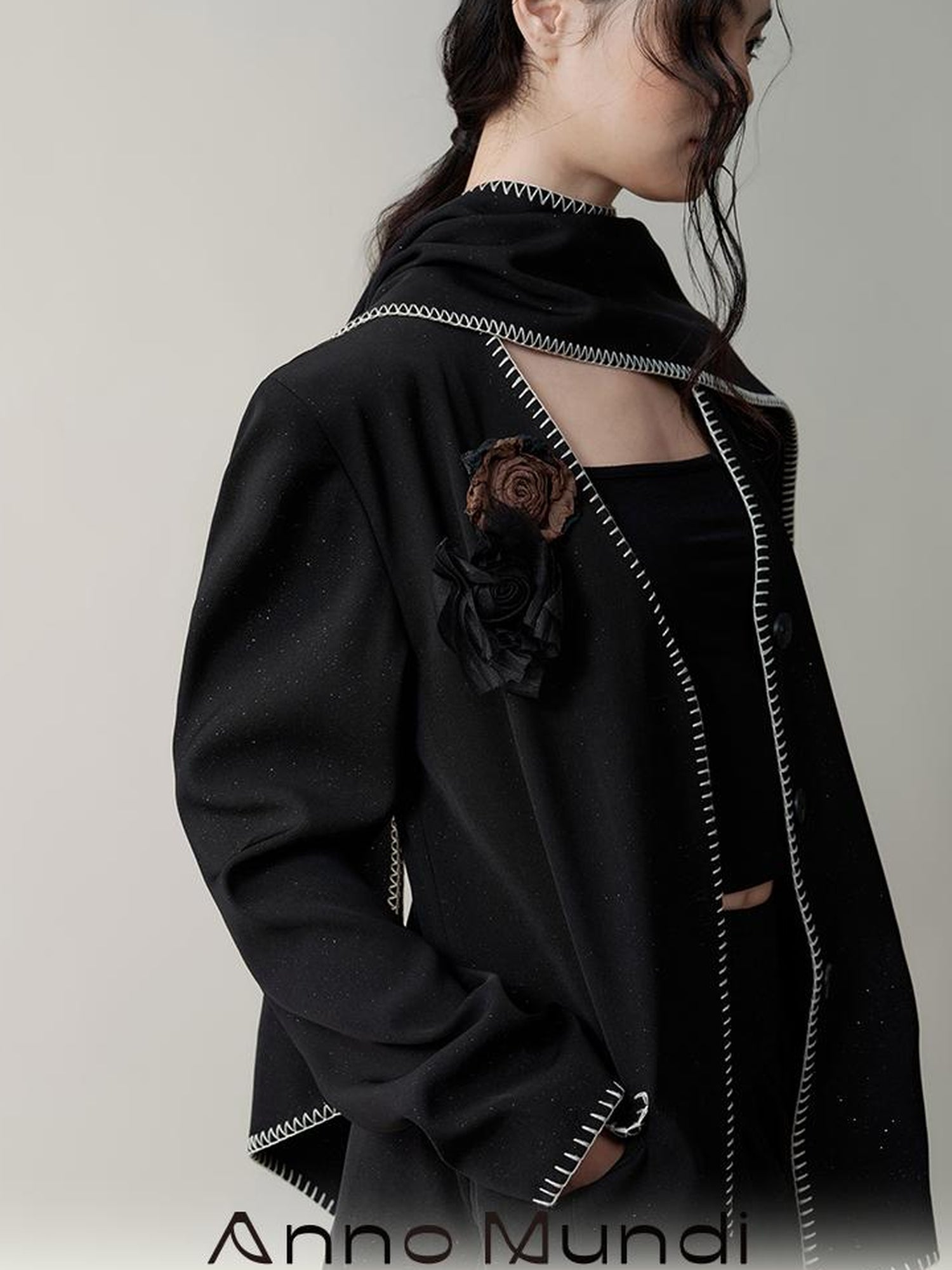 AnnoMundi Broken Rose V Neck Blazer
